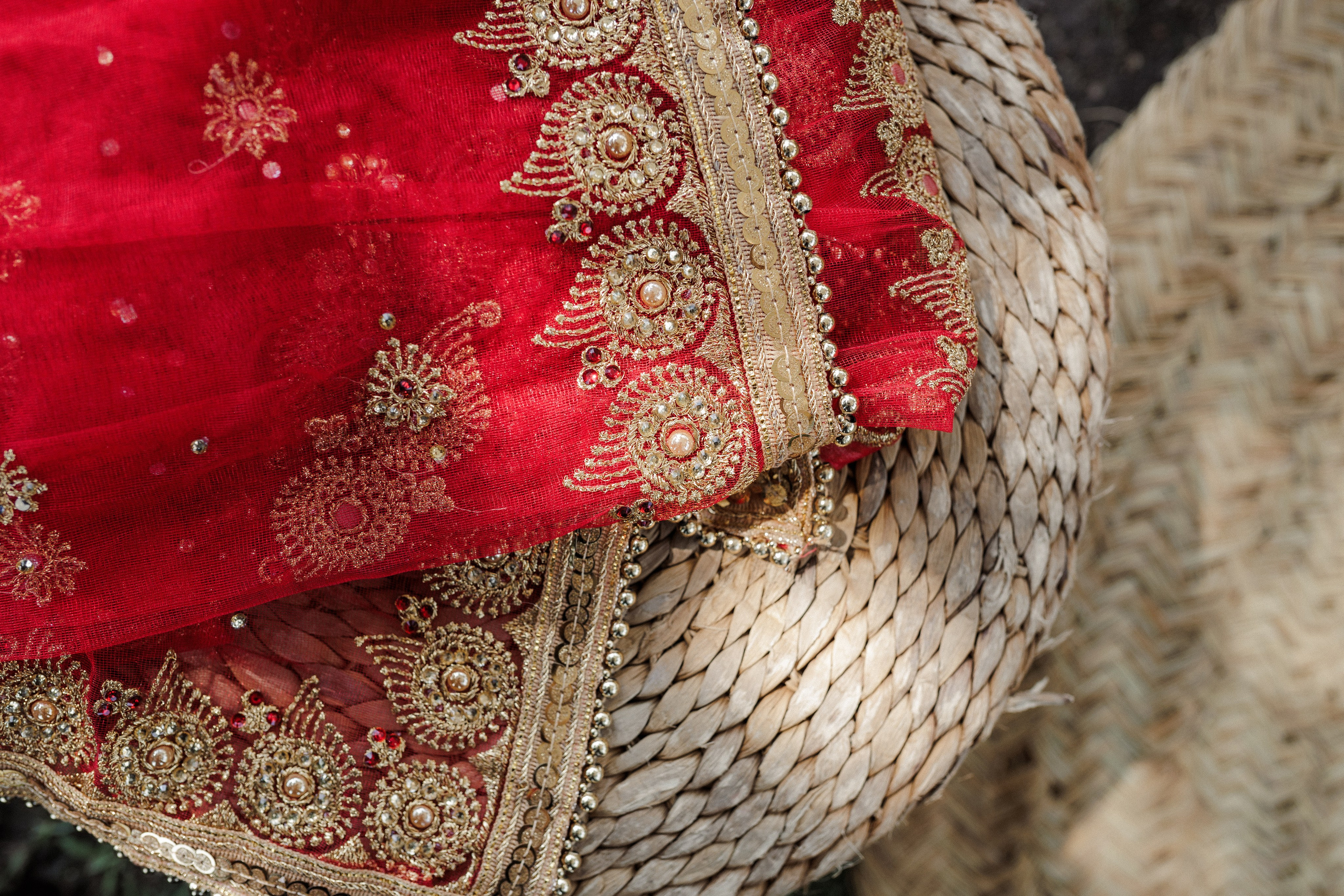 Patrik & Naomi. Monestir Sant Salvi. Paola wedding photographer / videographer in Barcelona