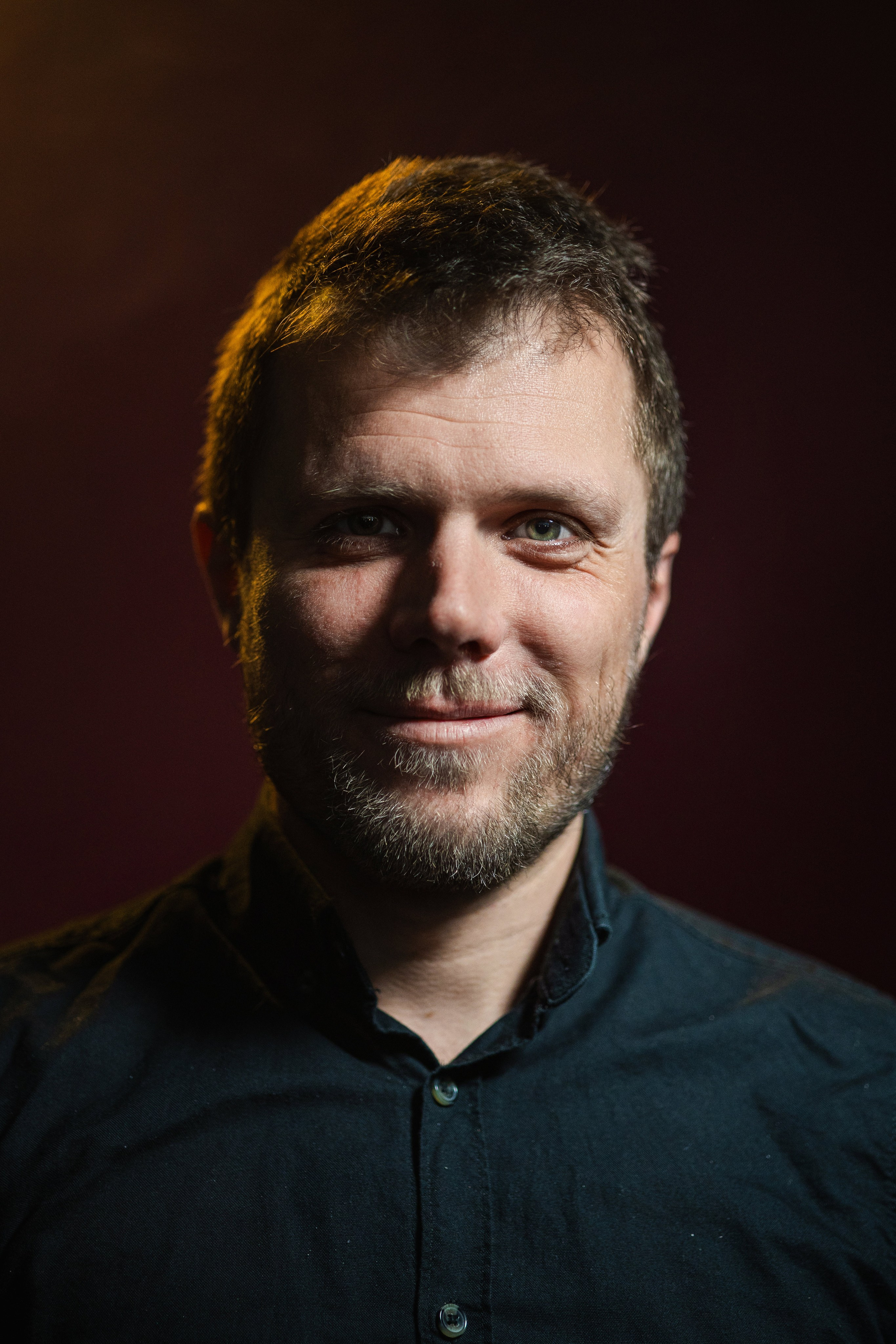 Dan Murzea. Daniel Cioc - Fotograf profesionist în București, specializat în evenimente, nunta, botez, corporate, portret și boudoir