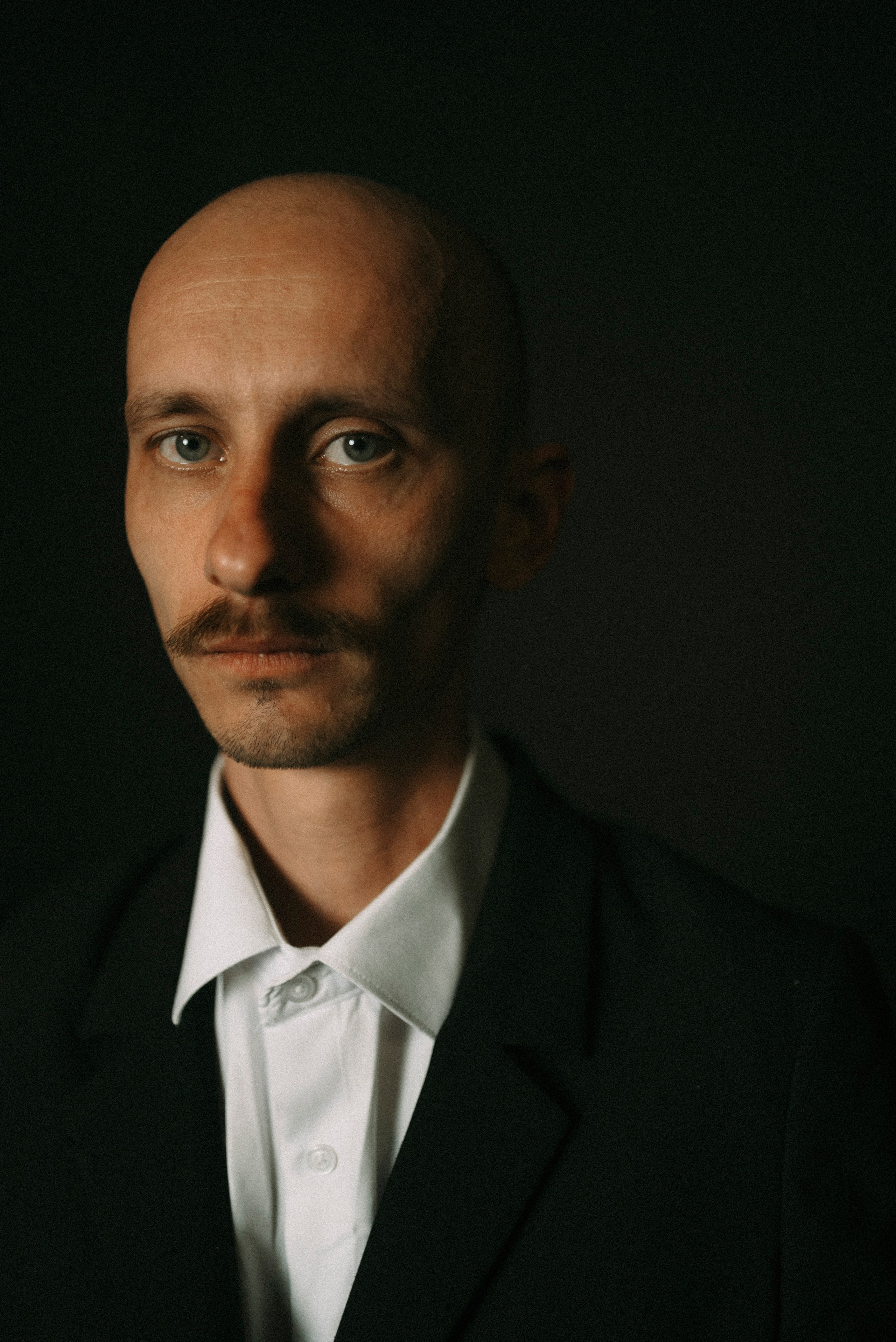 2025. Стрит-фотография, полная абсурда, идиотизма и красоты