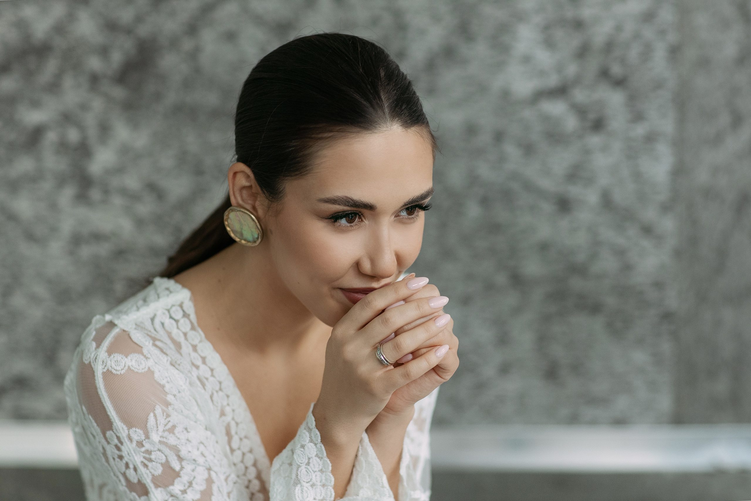 כלה אנסטסיה. Home