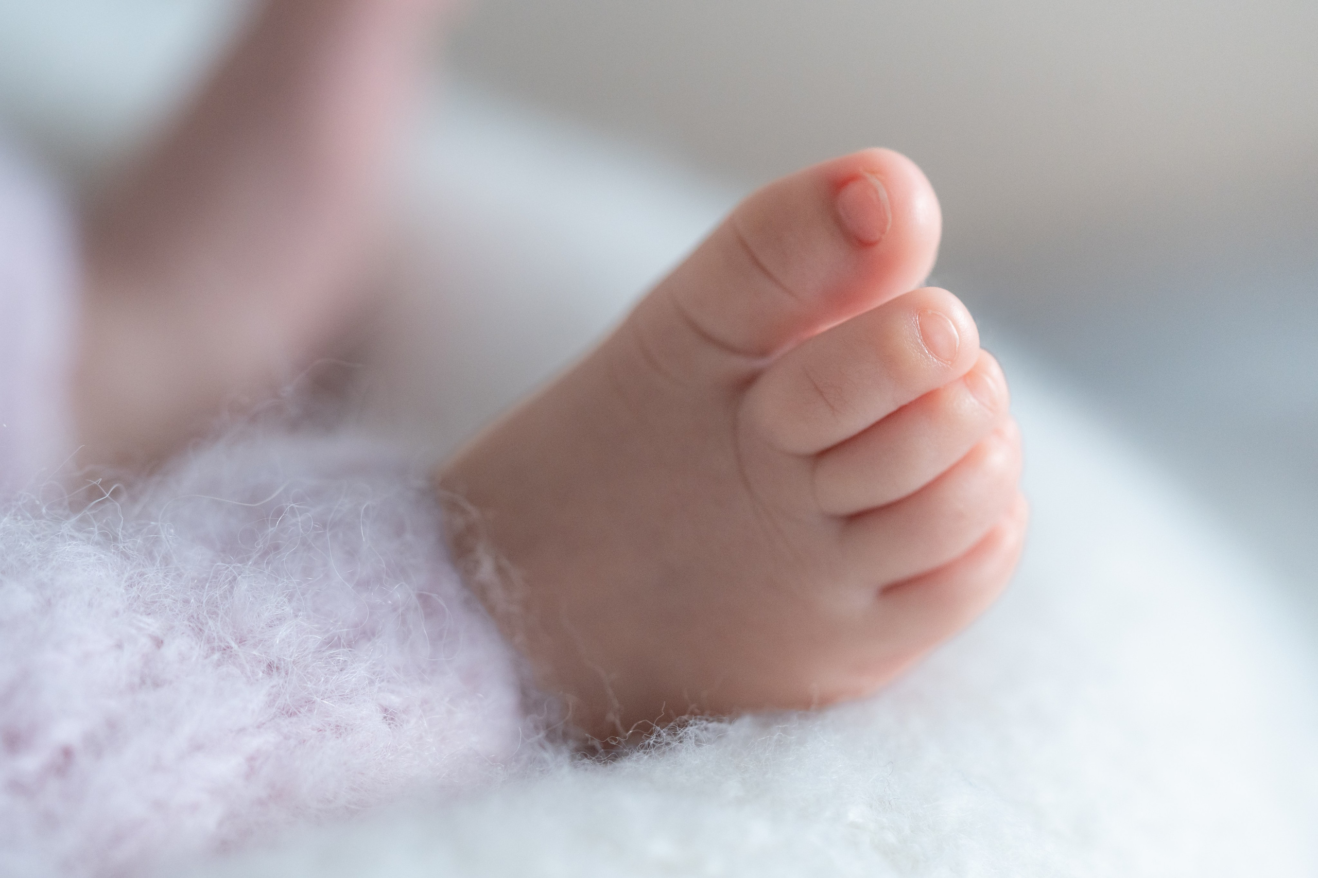 Newborn Photography. Portrait, Family & Lifestyle Photographer in Böblingen & Stuttgart | Ugon Photography