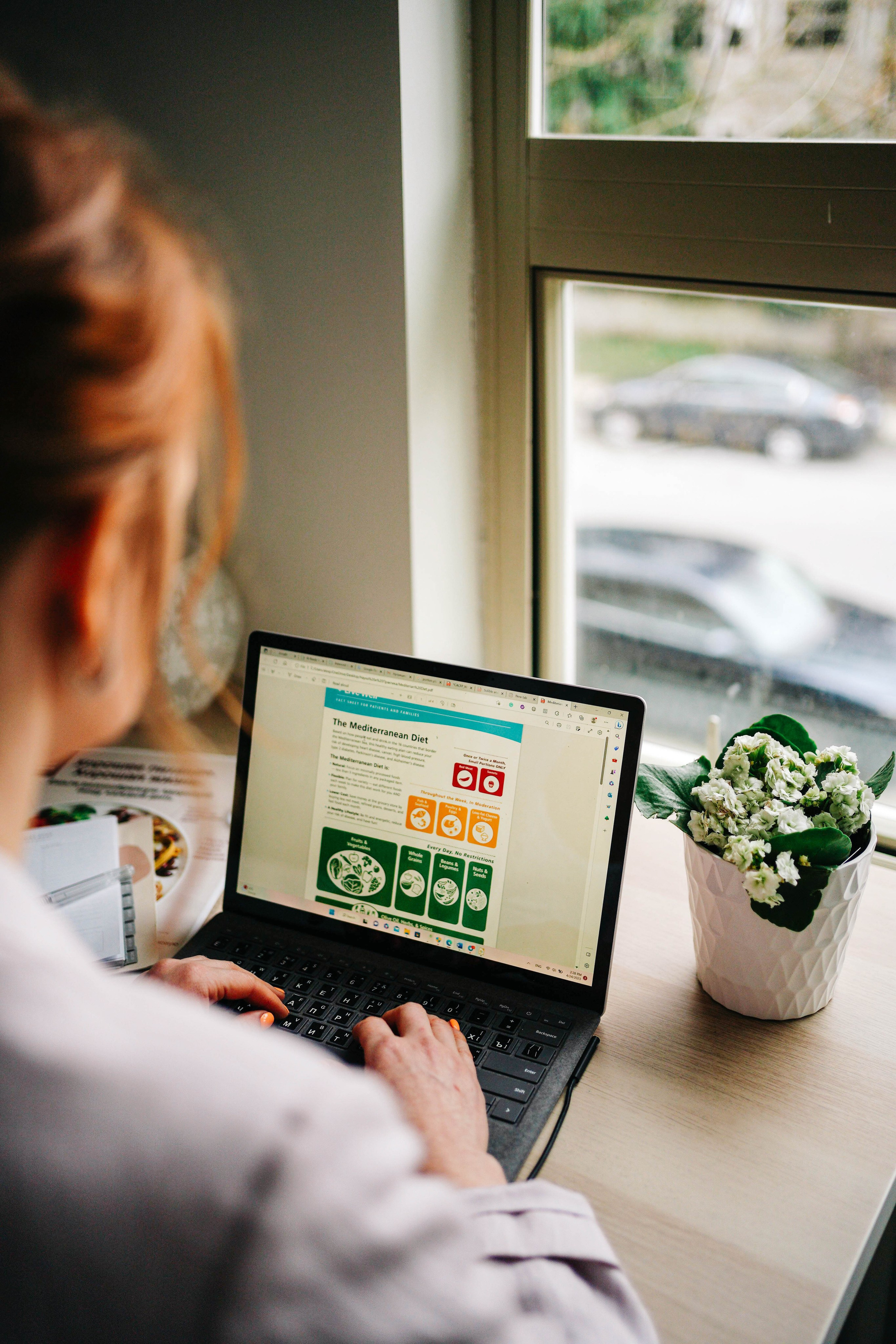 For your social media (expert, influencer). Main