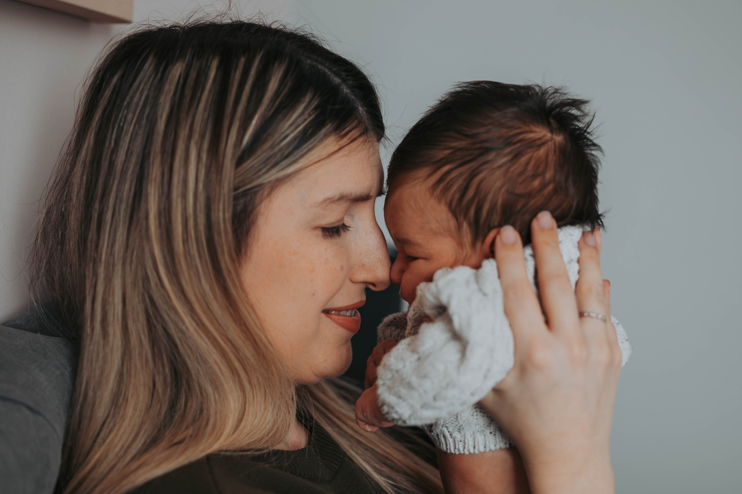 Vuk - fotografisanje bebe kod kuće. Dečiji i porodični fotograf