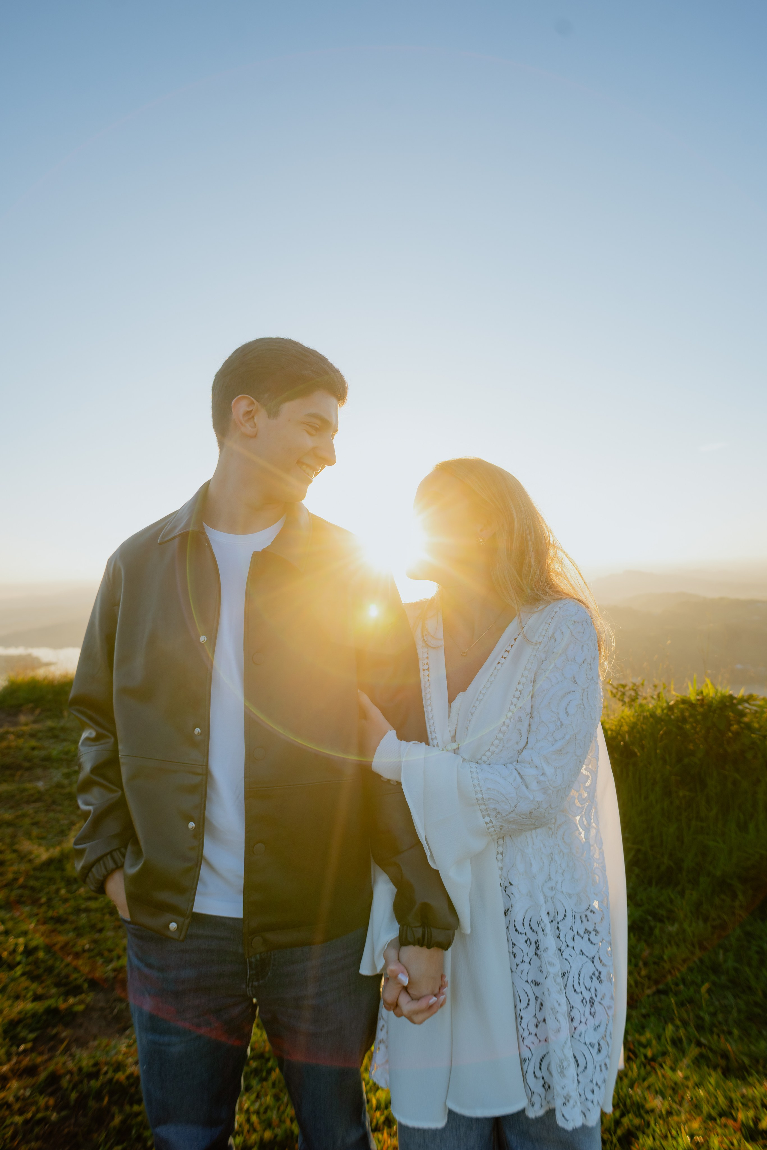 Ensaio Pre-Wedding no Morro do Capuava: Gabi e Raphael | AGA Fotografias. AGA Fotografias | Fotografia de Casamento em São Paulo