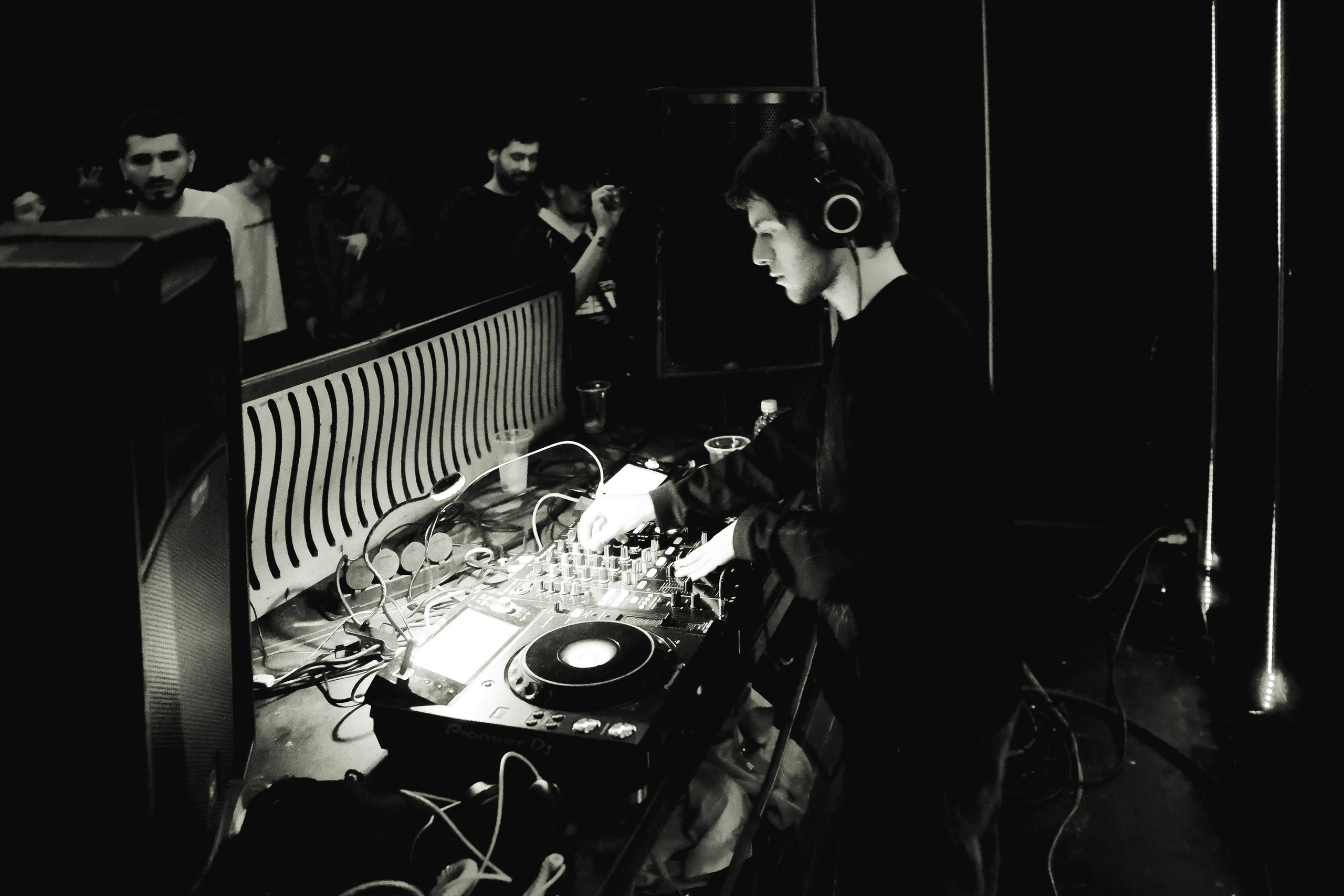 Event reportage (WHATISGOINGON x HOW). Asmikiam