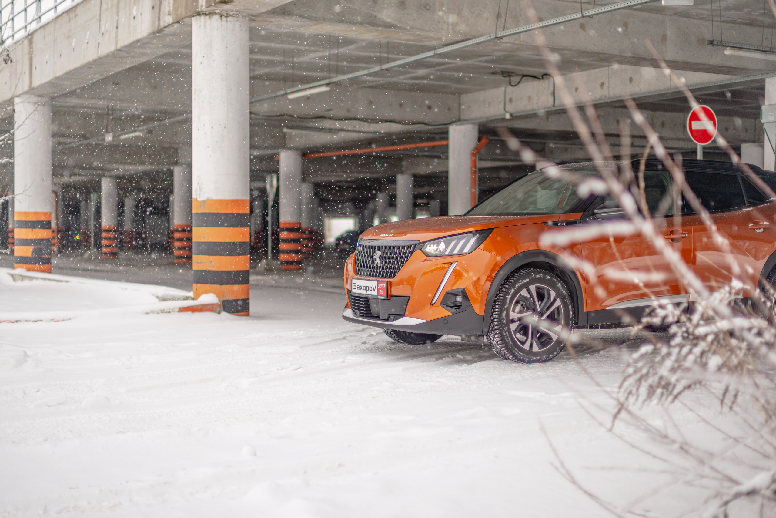 Фотосъемка автомобиля Peugeot 2008 GT. ФОТОГРАФ МЕКСИКА КИНТАНА-РОО