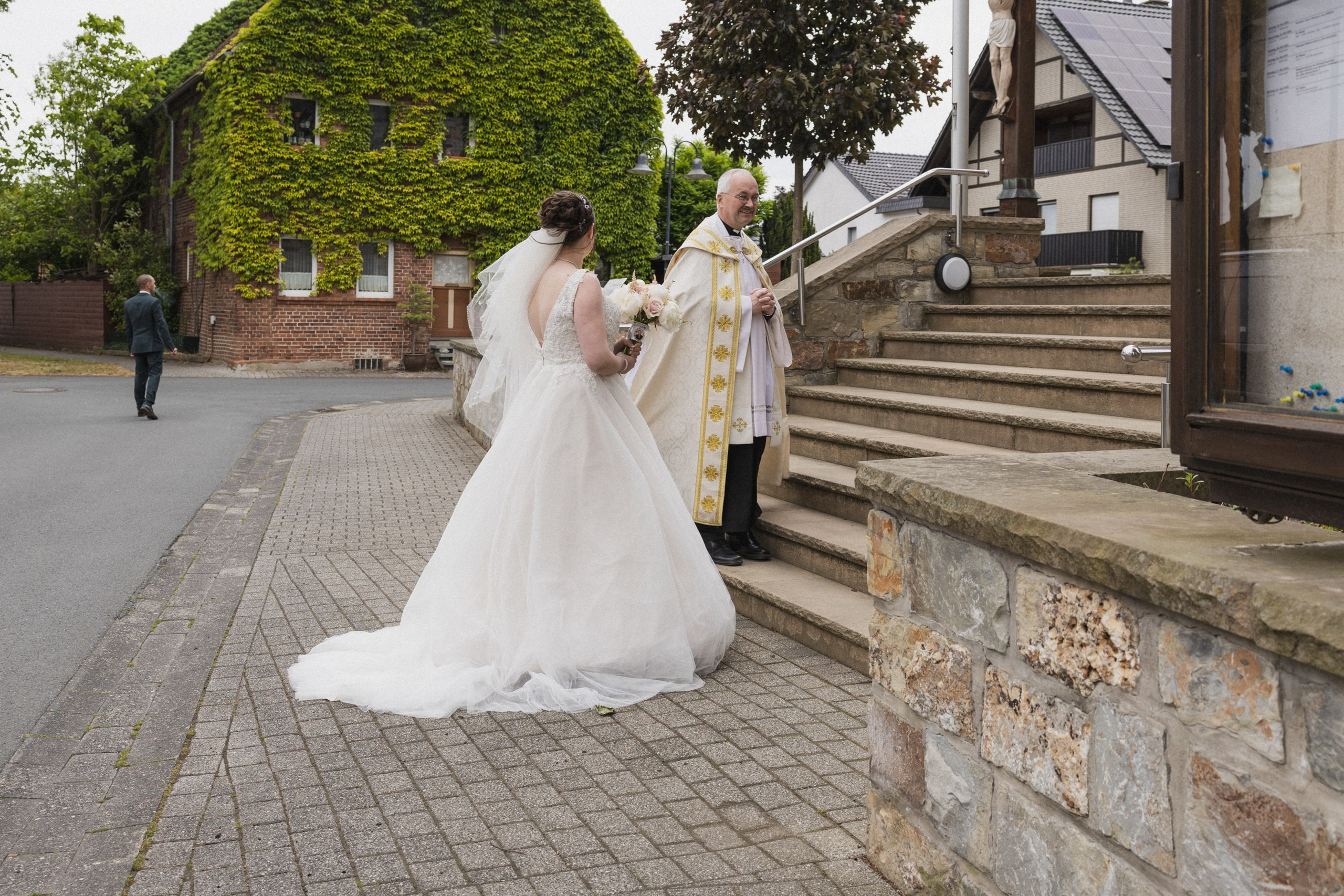 Kirchliche Trauung Salzkoten – Emotionale Hochzeitsfotos & Reportagen. Hochzeitsfotografin in Gütersloh | Authentische Hochzeitsreportagen | TK Photographie