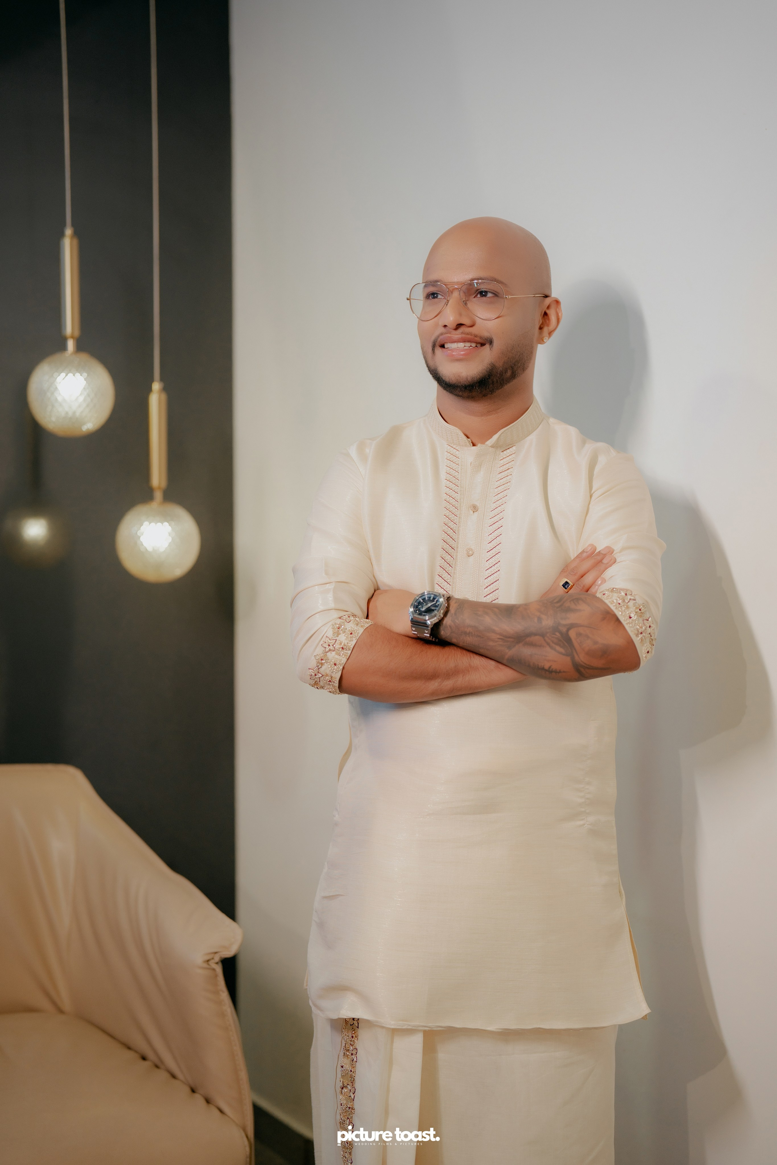 Traditional Kerala Hindu Wedding Ft. Anusree & Vishnu. Fine art Wedding Photographers in India & Canada