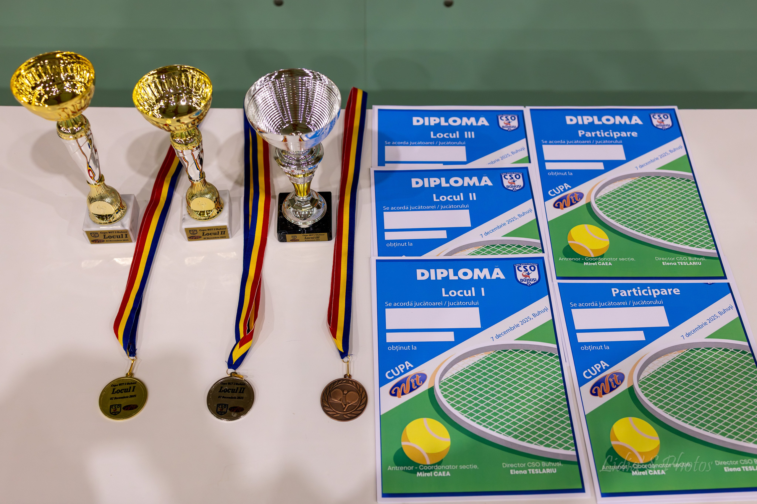 Turneu tenis de camp în sală. Fotograf. Lucrez cu oameni, produse și spații. Portret și fotografie creativă. Bacău, România. Lidia Savinoiu