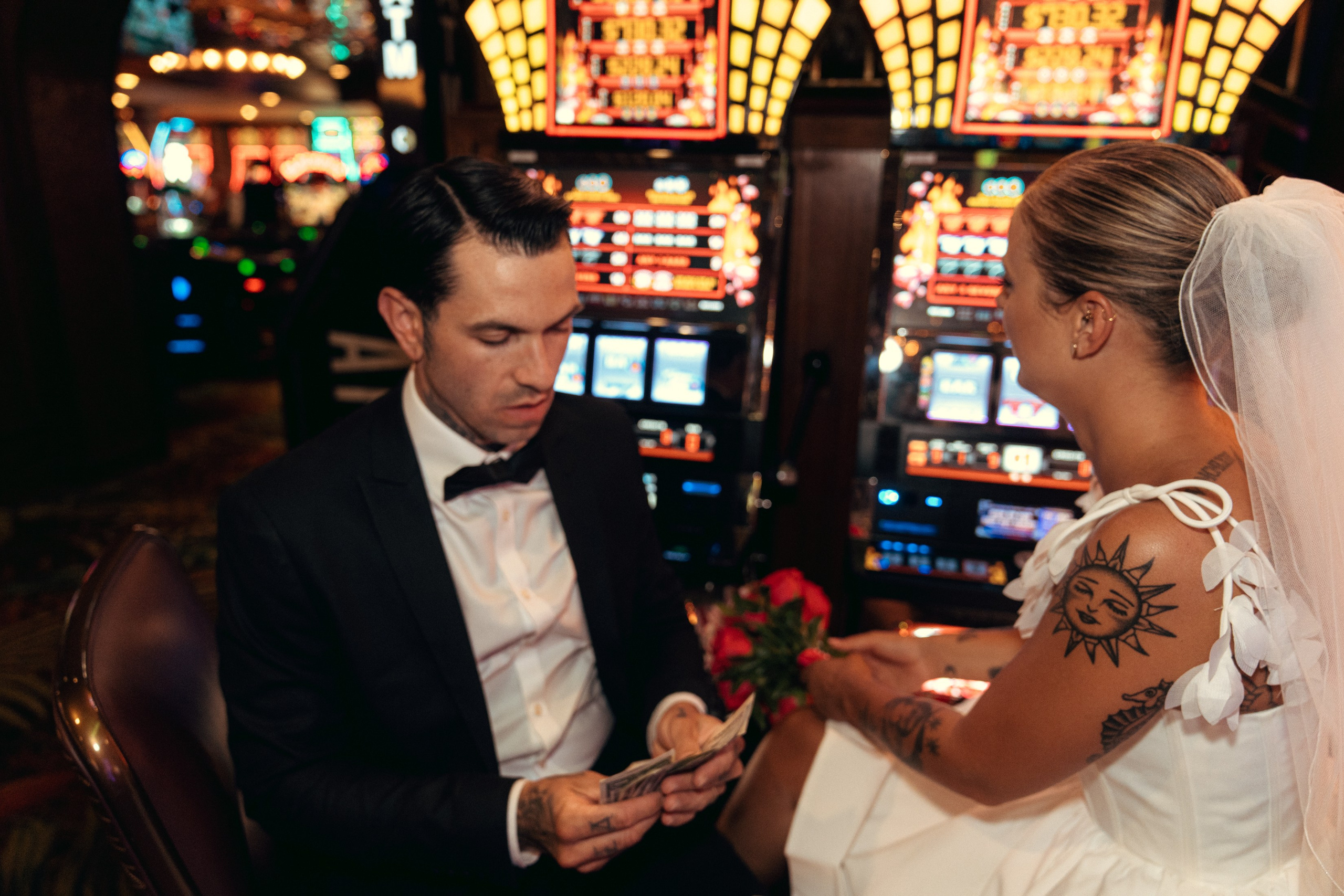 Lara&Dan. Wedding & elopement photographer Viktoriya Kravtsov. Las Vegas