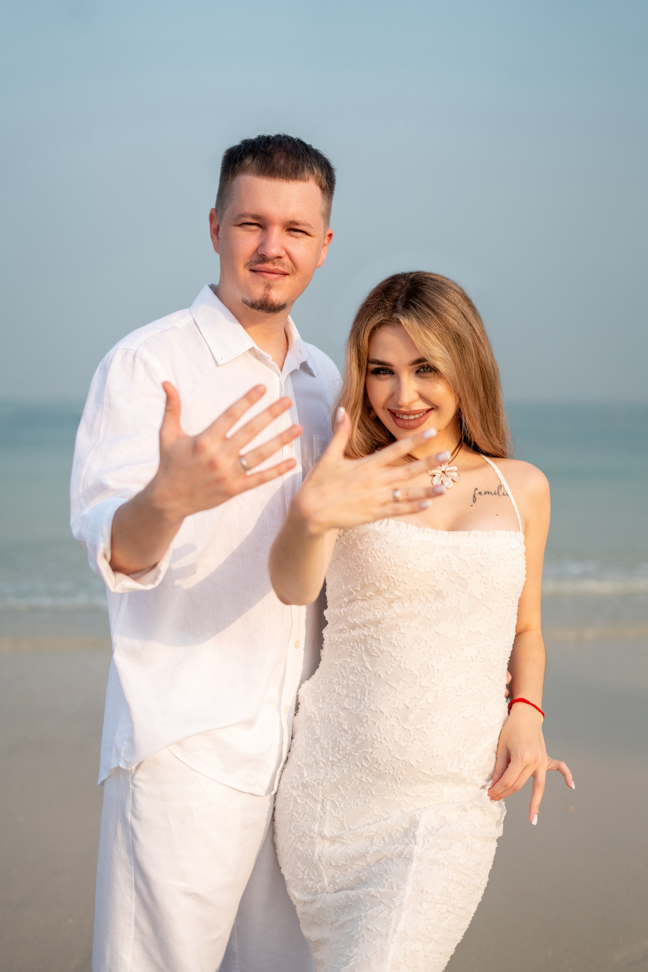 Sea breeze and kisses. Angela Iakovleva — Family Photographer in Dubai