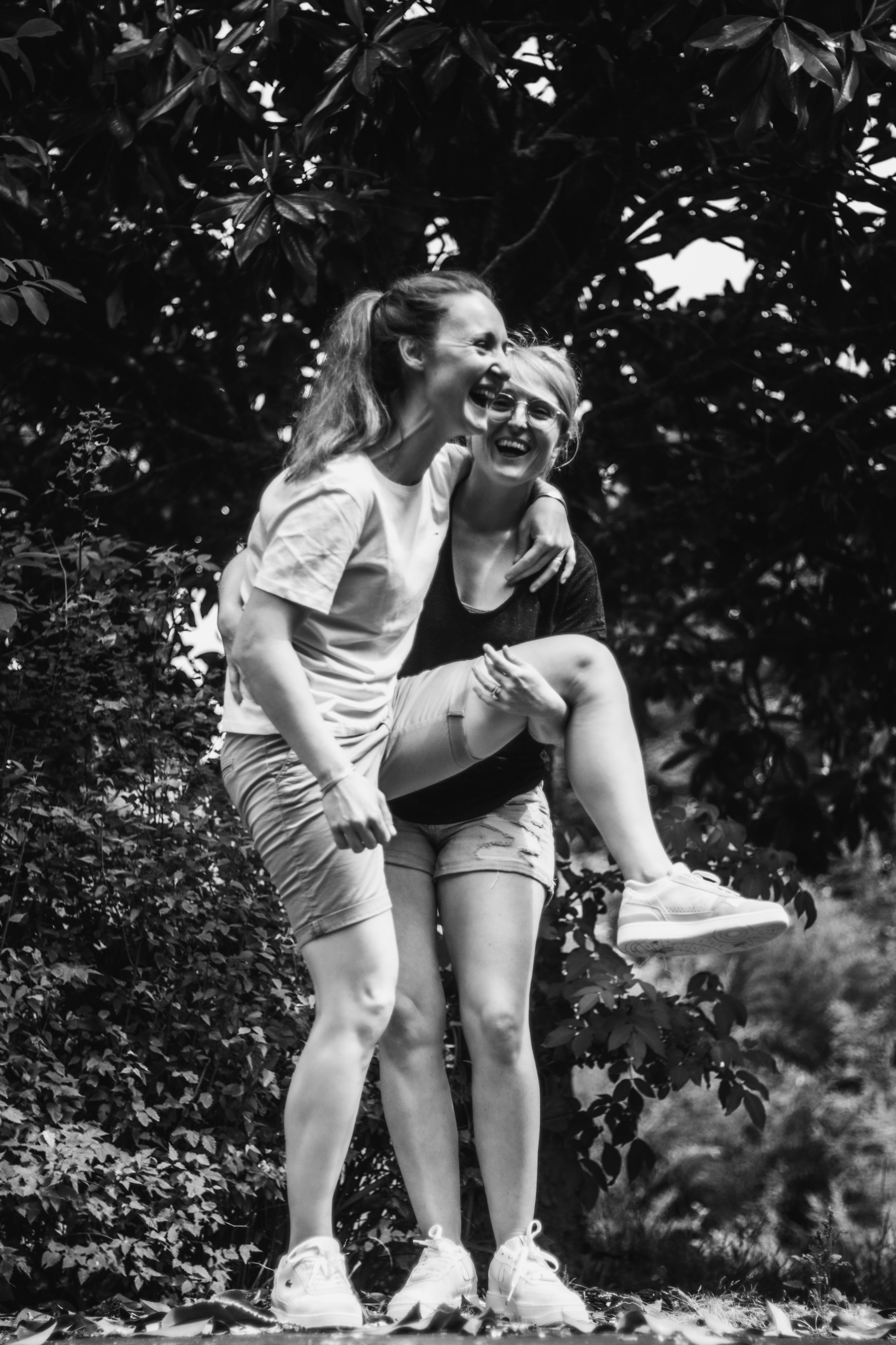 Anais et Tiffany. Photographe professionnelle à Poitiers, Tours et Châtellerault | Studio photo entre Poitiers et Tours – portraits, familles, entreprises, ma