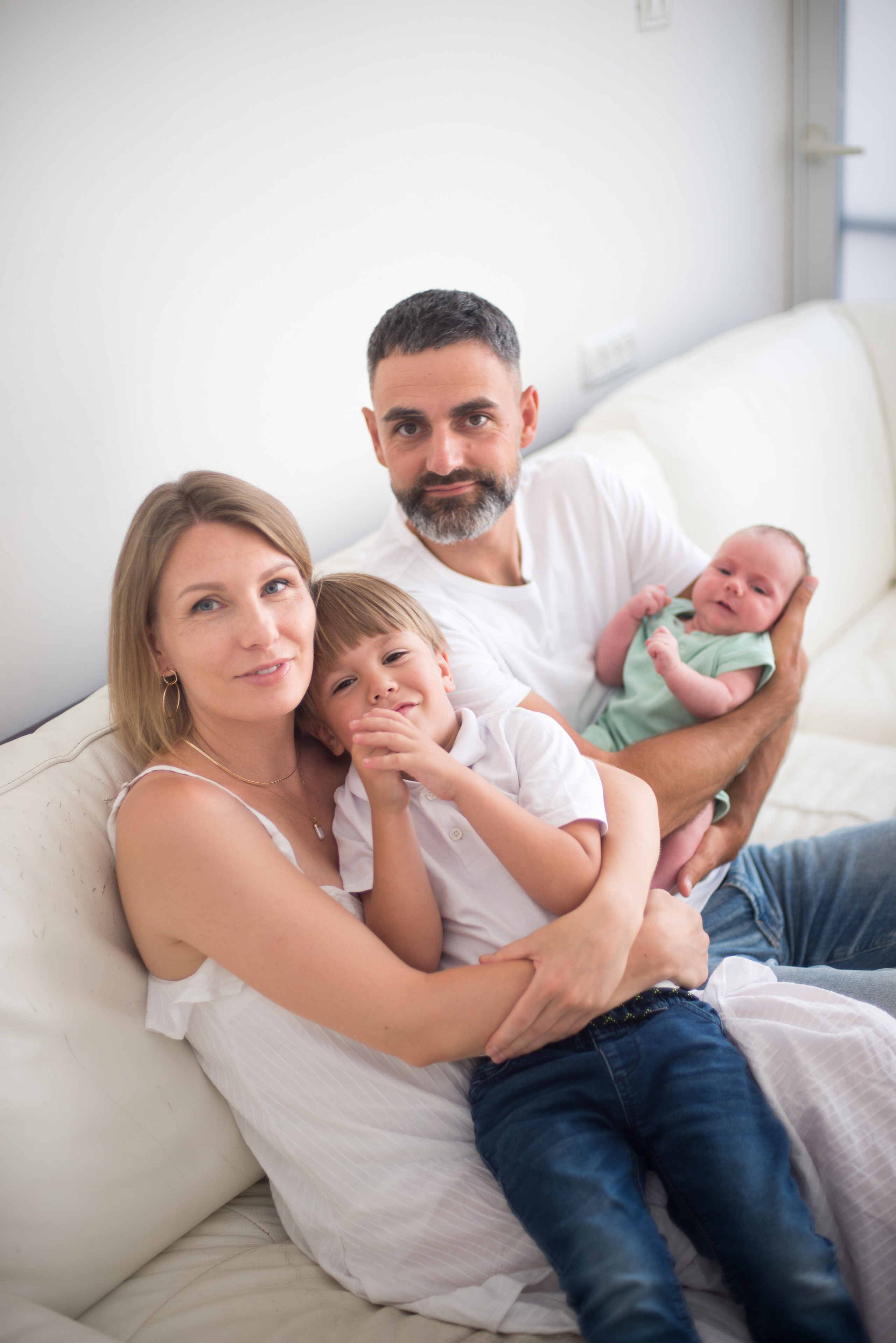 Катя, Андрей Мирон и Лео. Визуальный брендинг