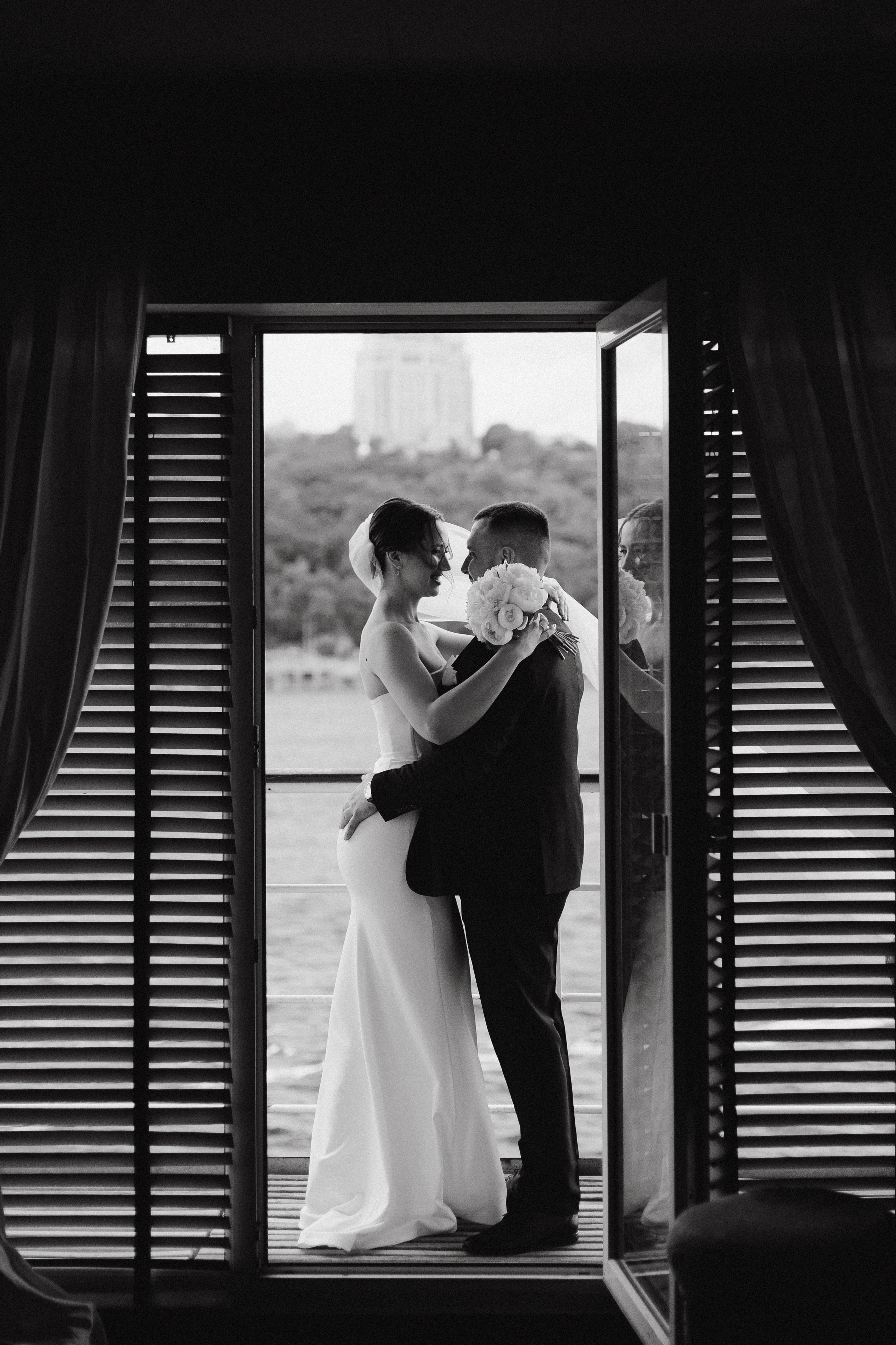 White Wedding. Wedding and Family Photograph