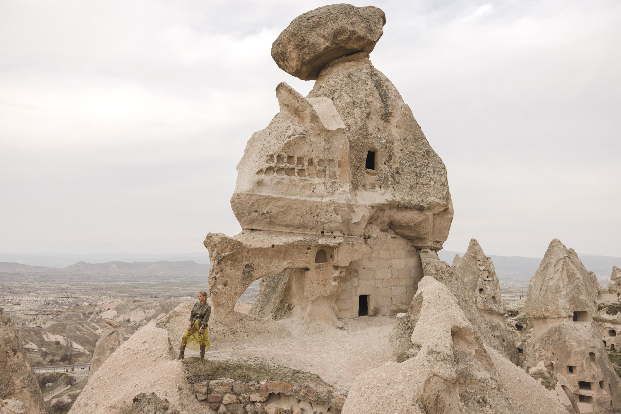 Photoshoot at Uçhisar Castle in Cappadocia. Julia Ganch I Fashion Wedding Photography I Cappadocia Turkey