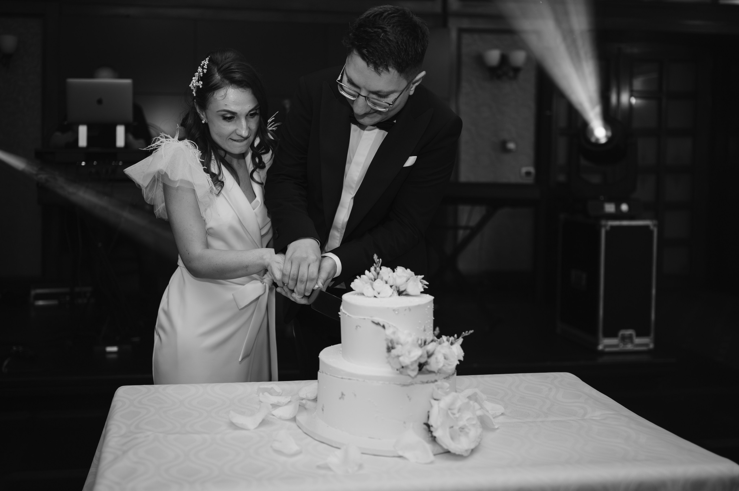 Raluca + Mihai | Wedding Select. Alexandra Hanu Photographer