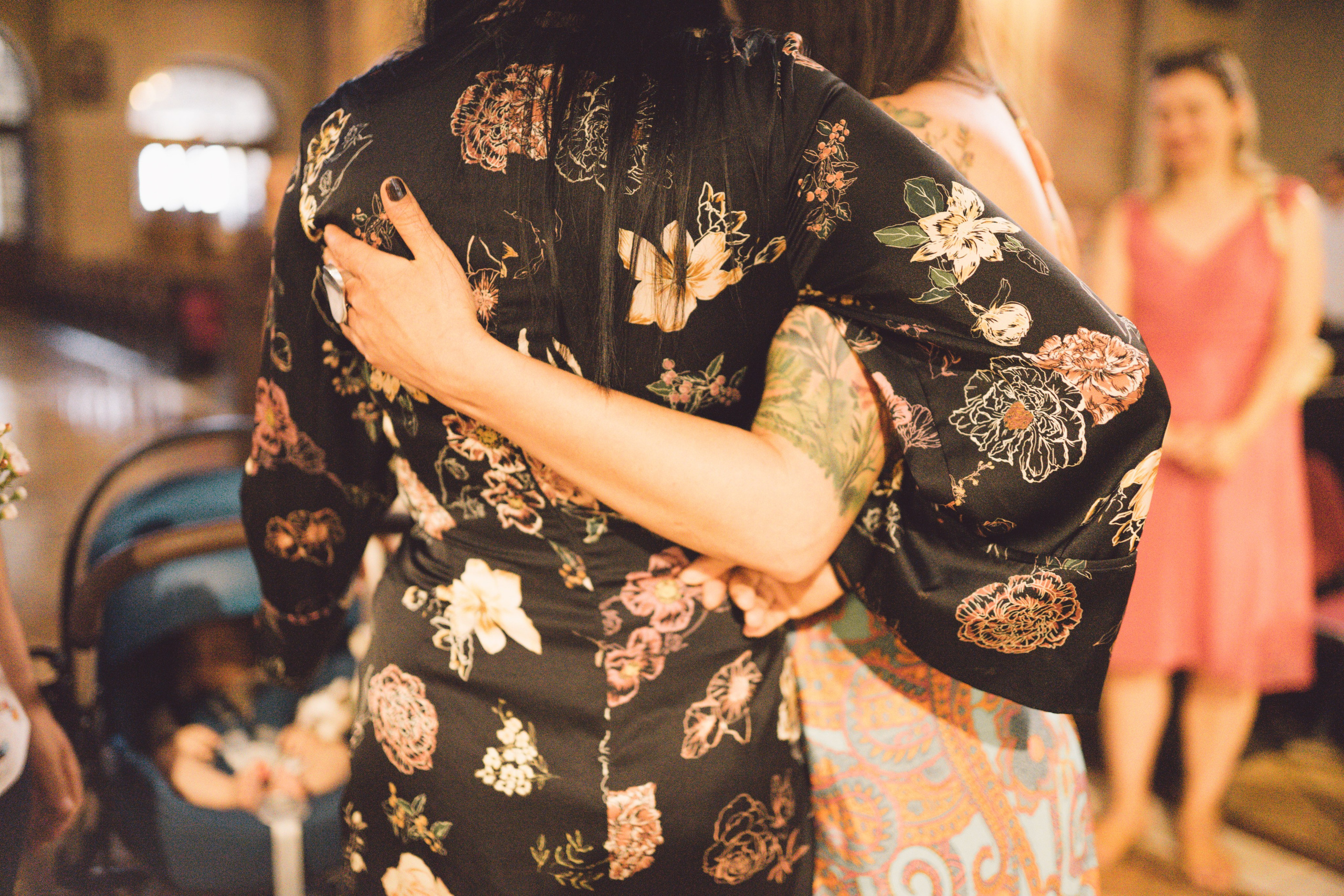 Fotografie de Eveniment Brașov: Povești Vizuale | Mădălina Beda. Madalina Beda- Artist vizual, fotograf, doula la nastere, consultant babywearing Brasov si in toata tara