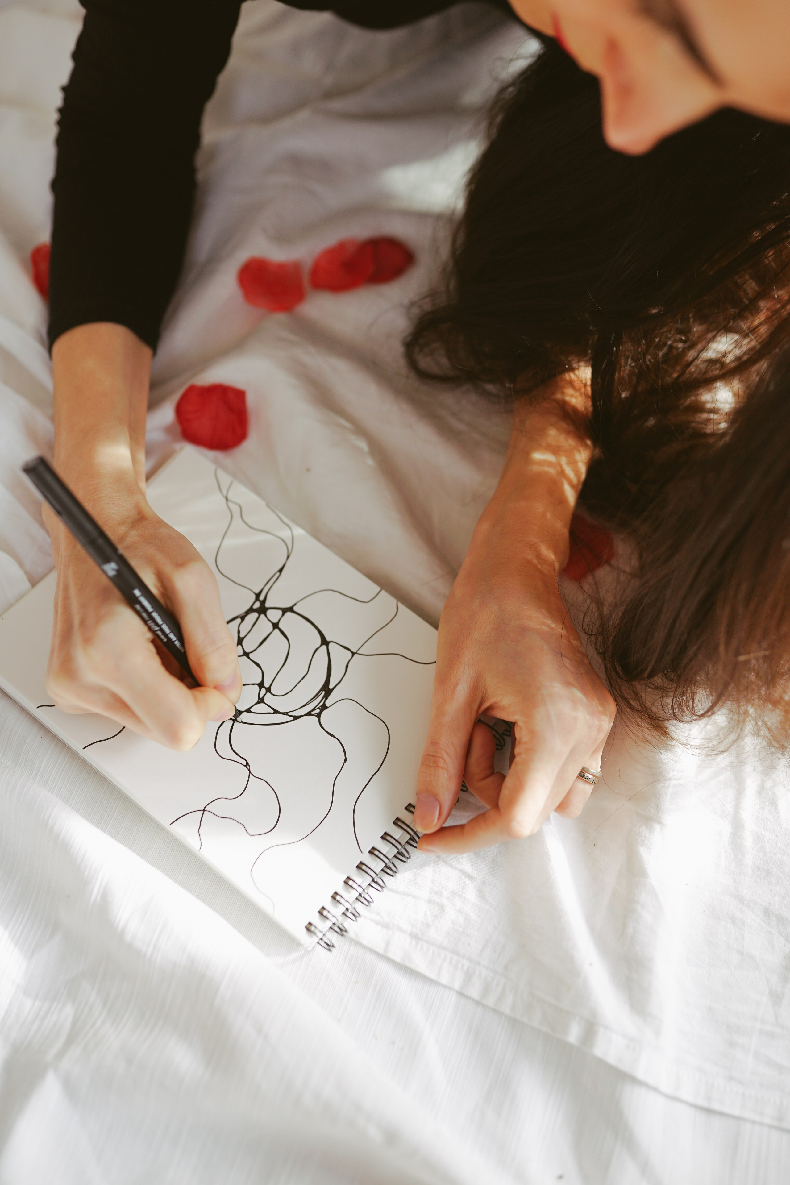 Fotografie de Portret Brașov | Artist Mădălina Beda. Madalina Beda- Artist vizual, fotograf, doula la nastere, consultant babywearing Brasov si in toata tara