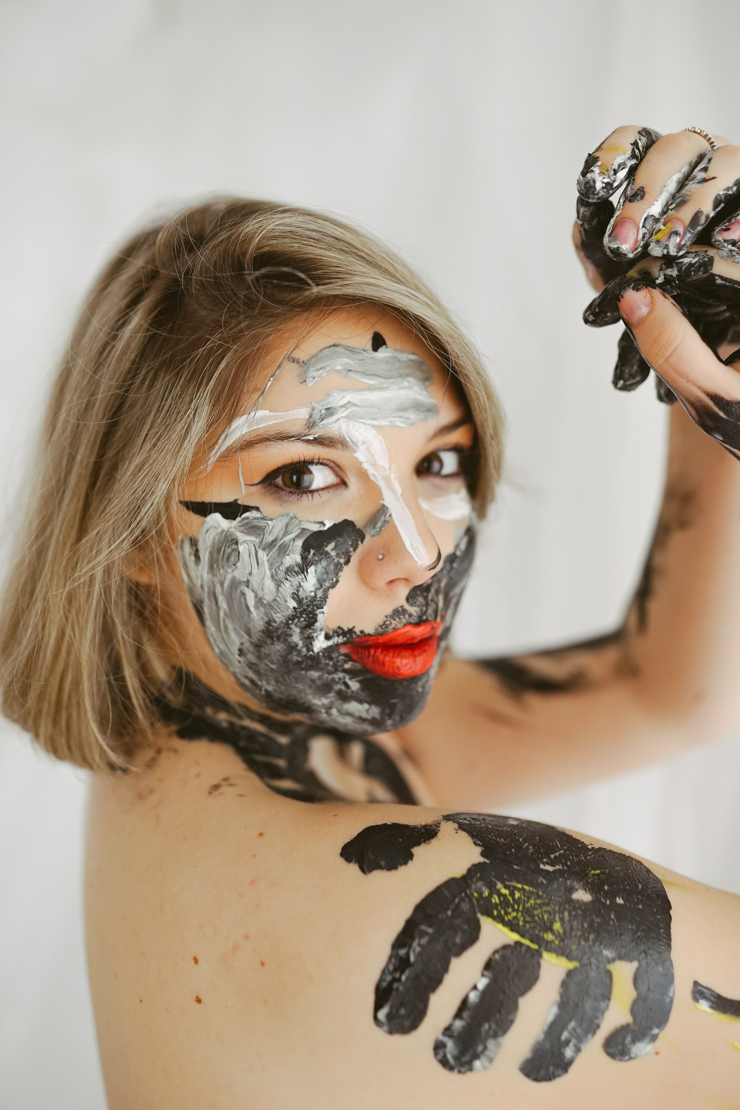 Fotografie de Portret Brașov | Artist Mădălina Beda. Madalina Beda- Artist vizual, fotograf, doula la nastere, consultant babywearing Brasov si in toata tara