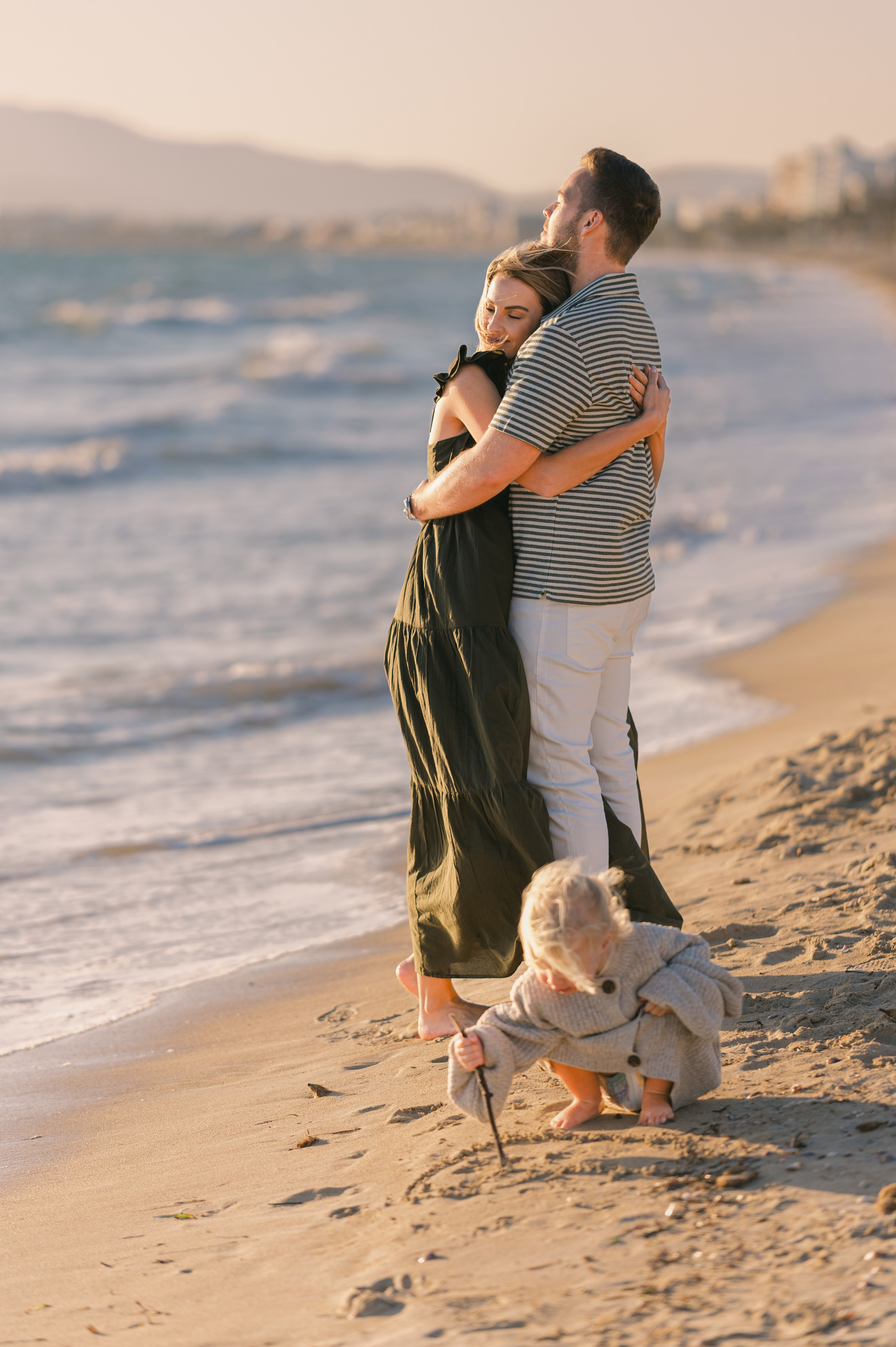 Family & Couple Photoshoot Mallorca S’Arenal Beach — Sunset Session. Photographer in Mallorca