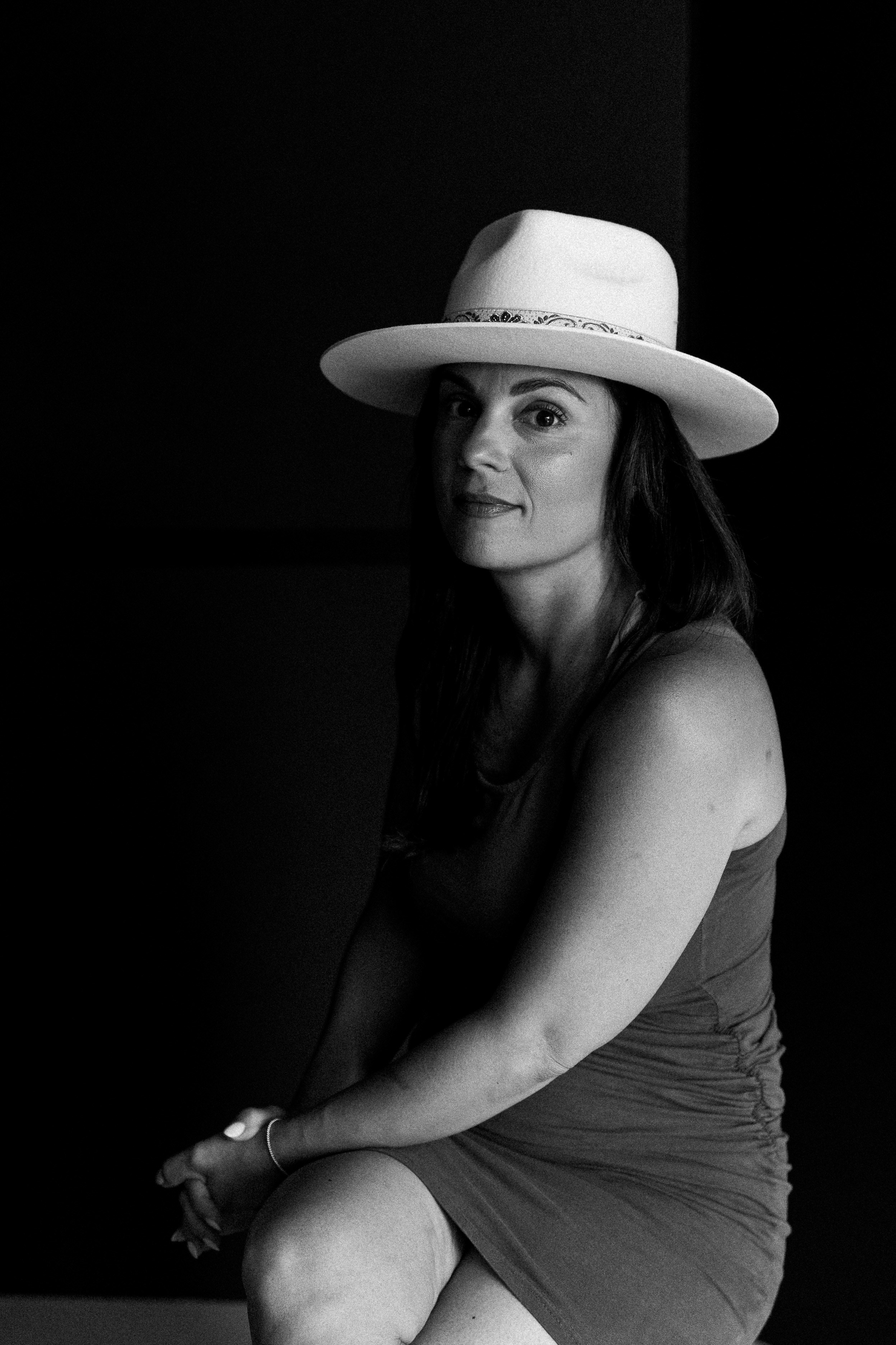 S. Rawnoir- Portrait photography by Daria Paliy.Timeless black&white portraits of women in NYC area