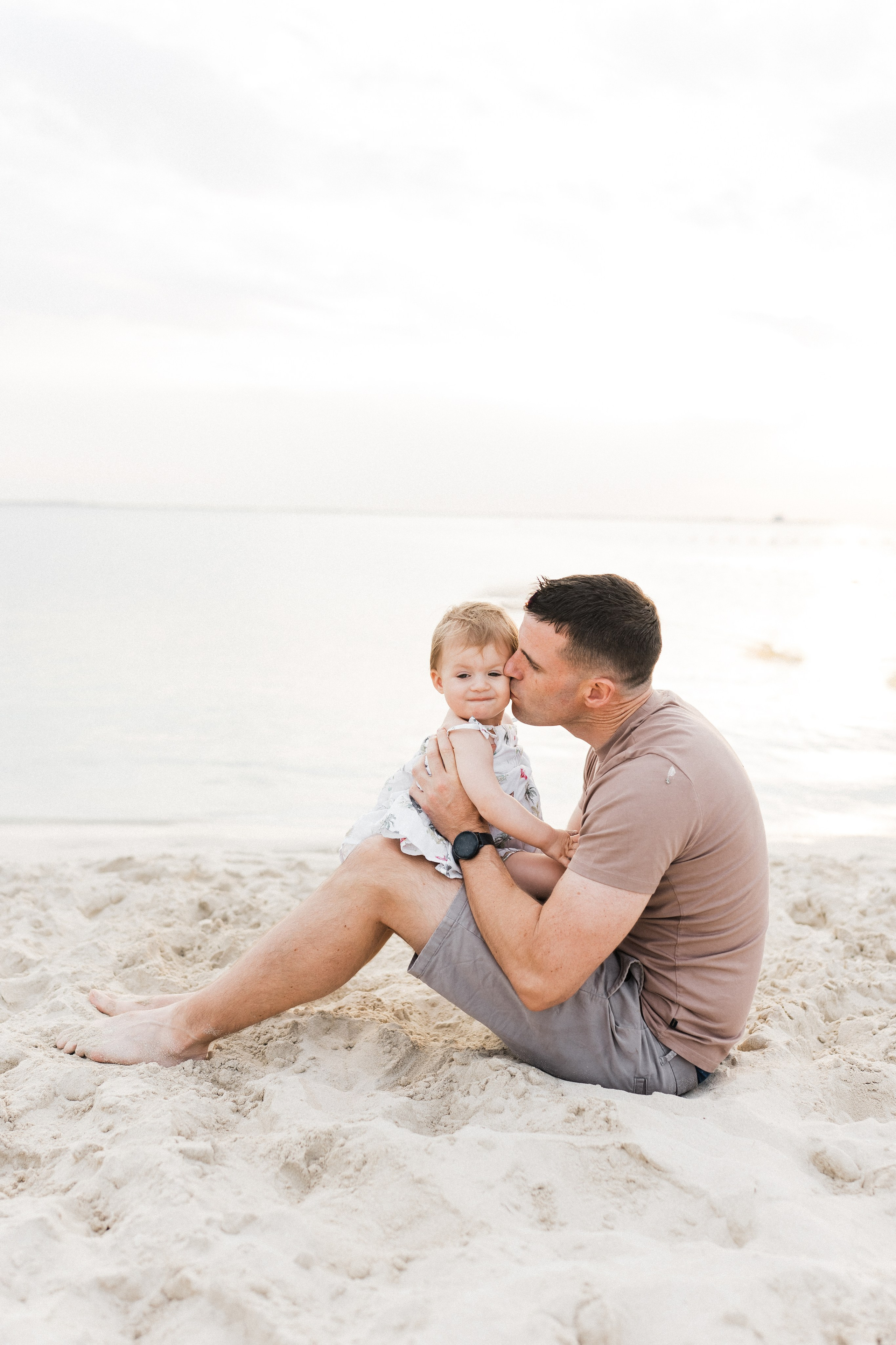 Seagulls and first birthday. Professional Photographer Abu Dhabi, Dubai — Yulia Ismoilova | 2025