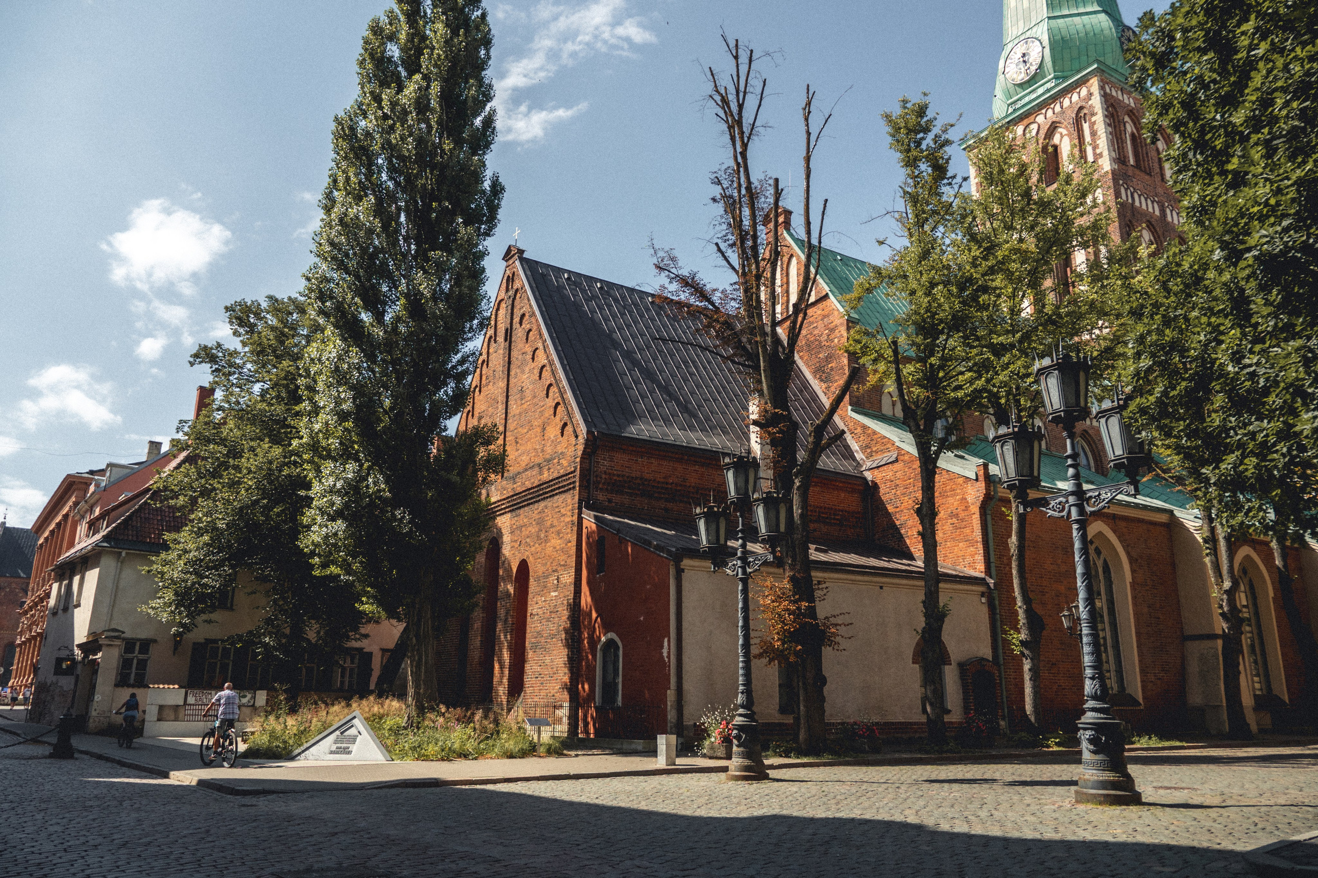 Voyage à Riga. Photographe sur Cote d’Azur. Portraits de familles, couples, enfants, événements