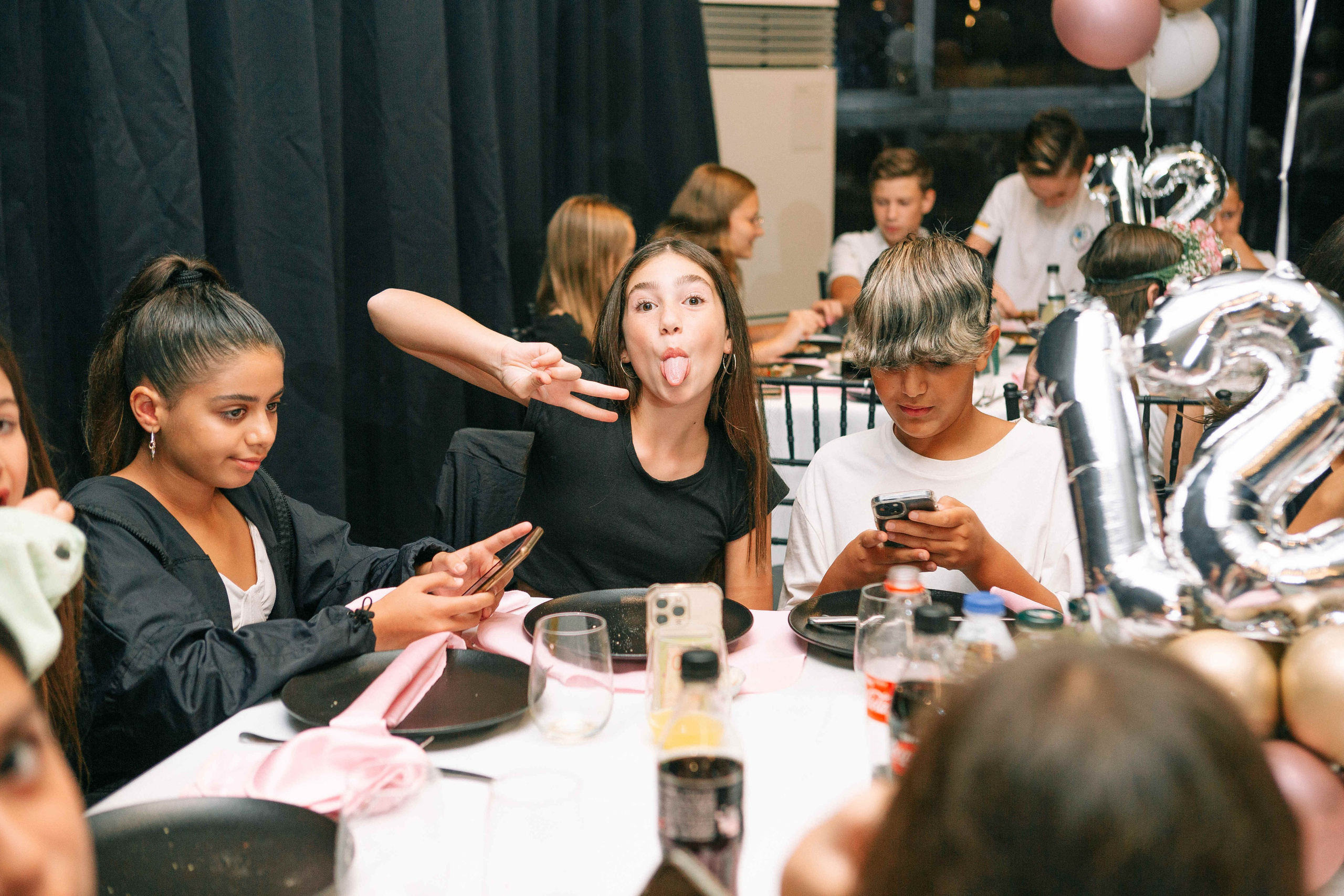 PARTY WITH FRIENDS. Https://shi-photo.com/