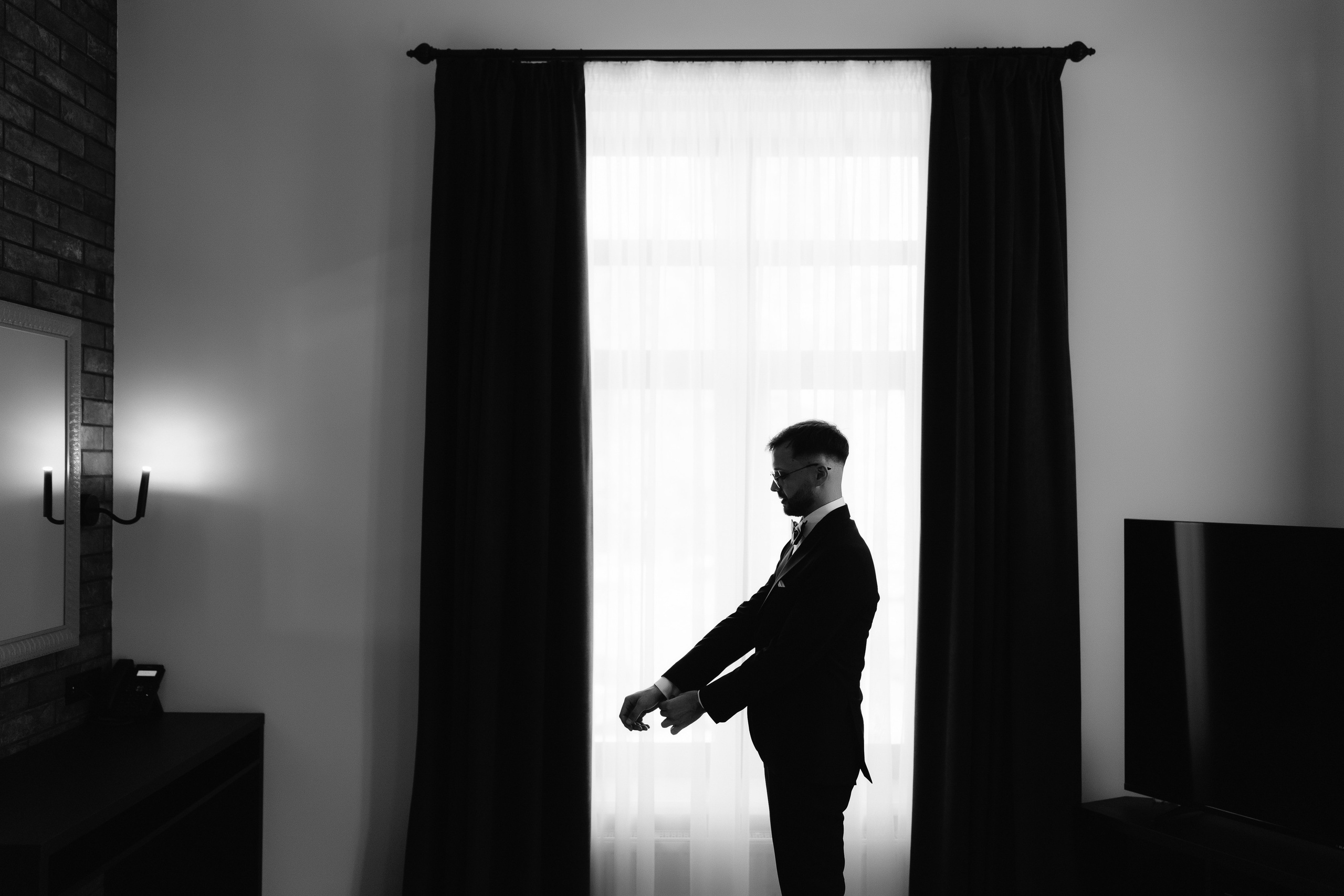 Atingerea e Dragoste. Servicii Foto Video în Chișinău și Europa ID-Brothers