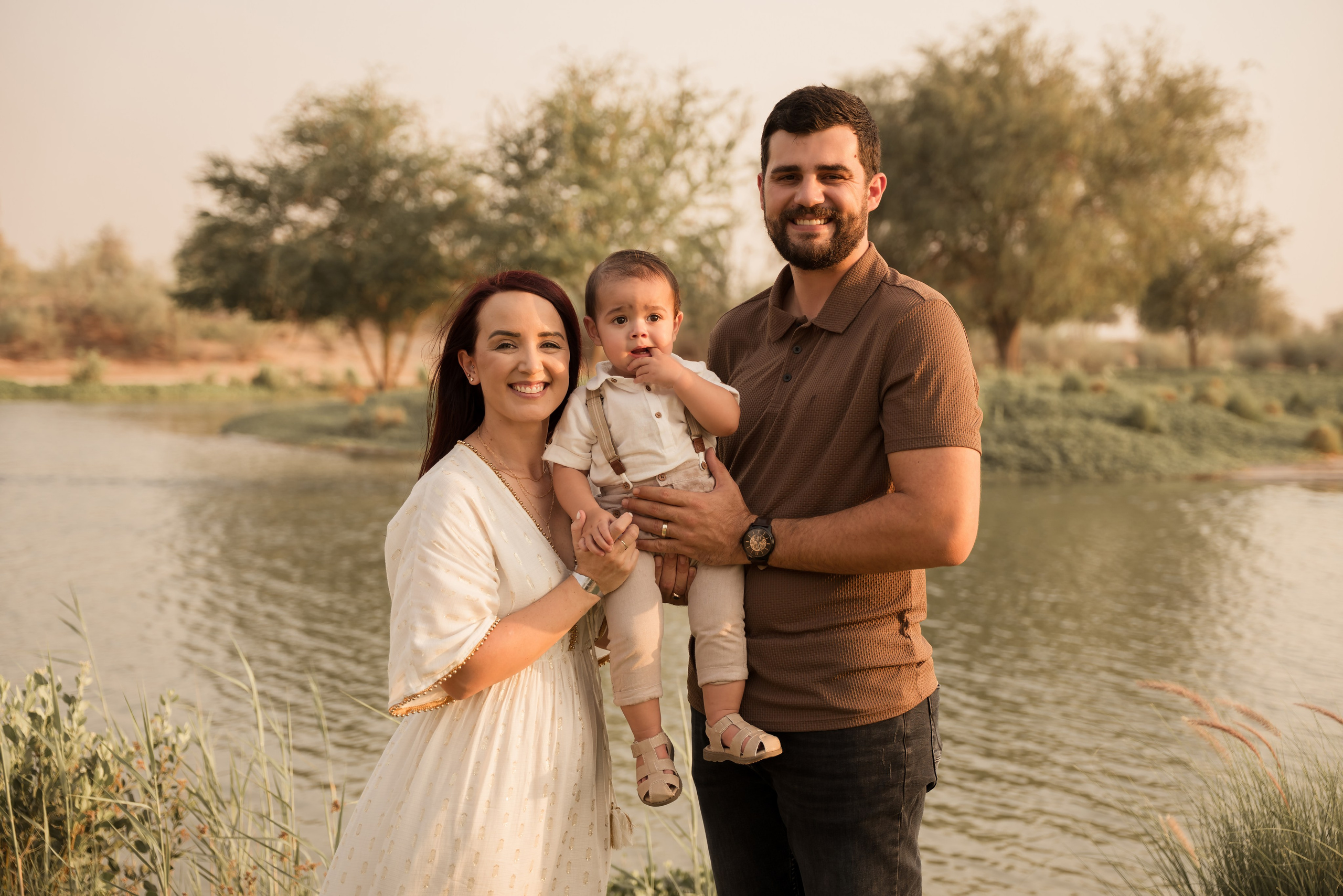 Cake by the Lake. Angela Iakovleva — Family Photographer in Dubai