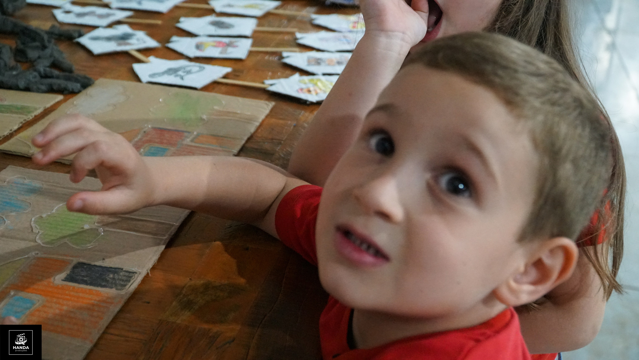 Noite autógrafos colégio Aurélio Buarque de Holanda. Handa Produções