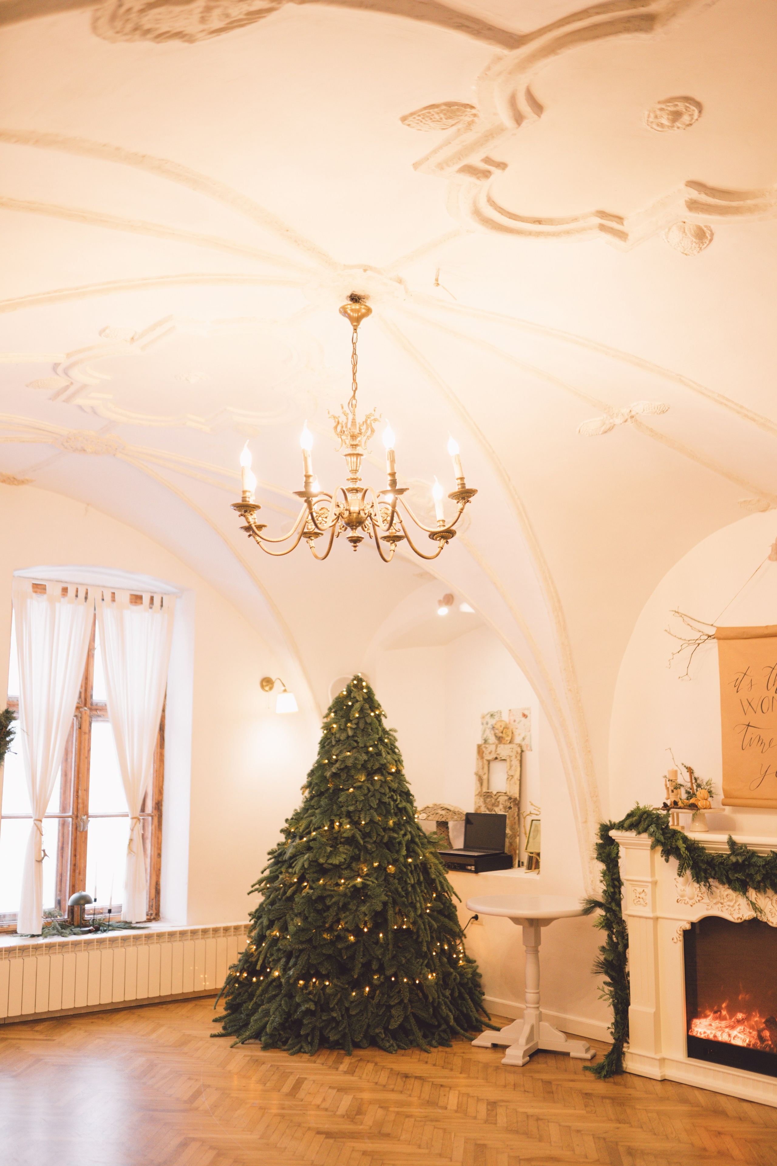 Fotografie de Eveniment Brașov: Povești Vizuale | Mădălina Beda. Madalina Beda- Artist vizual, fotograf, doula la nastere, consultant babywearing Brasov si in toata tara