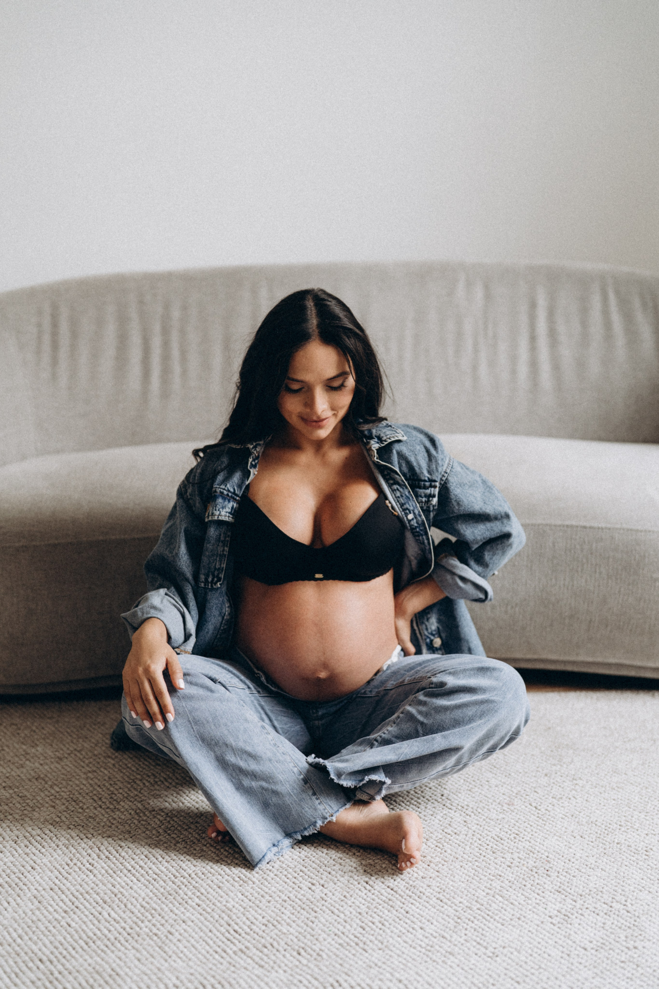 Gessyca. Modern maternity photographer in Long Island New York