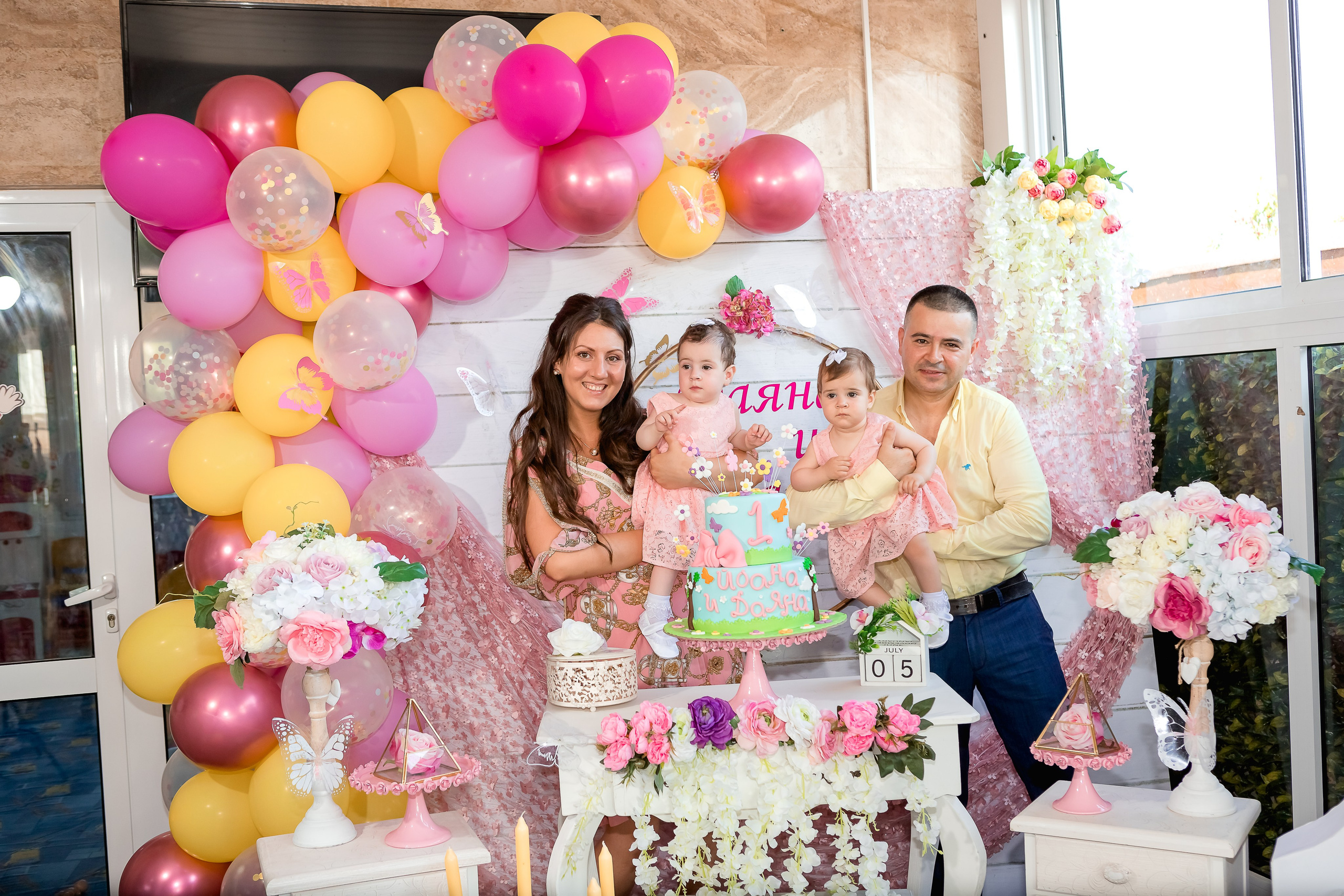 Чрстит Първи Рожден Ден. Фотограф Ирина Йотова