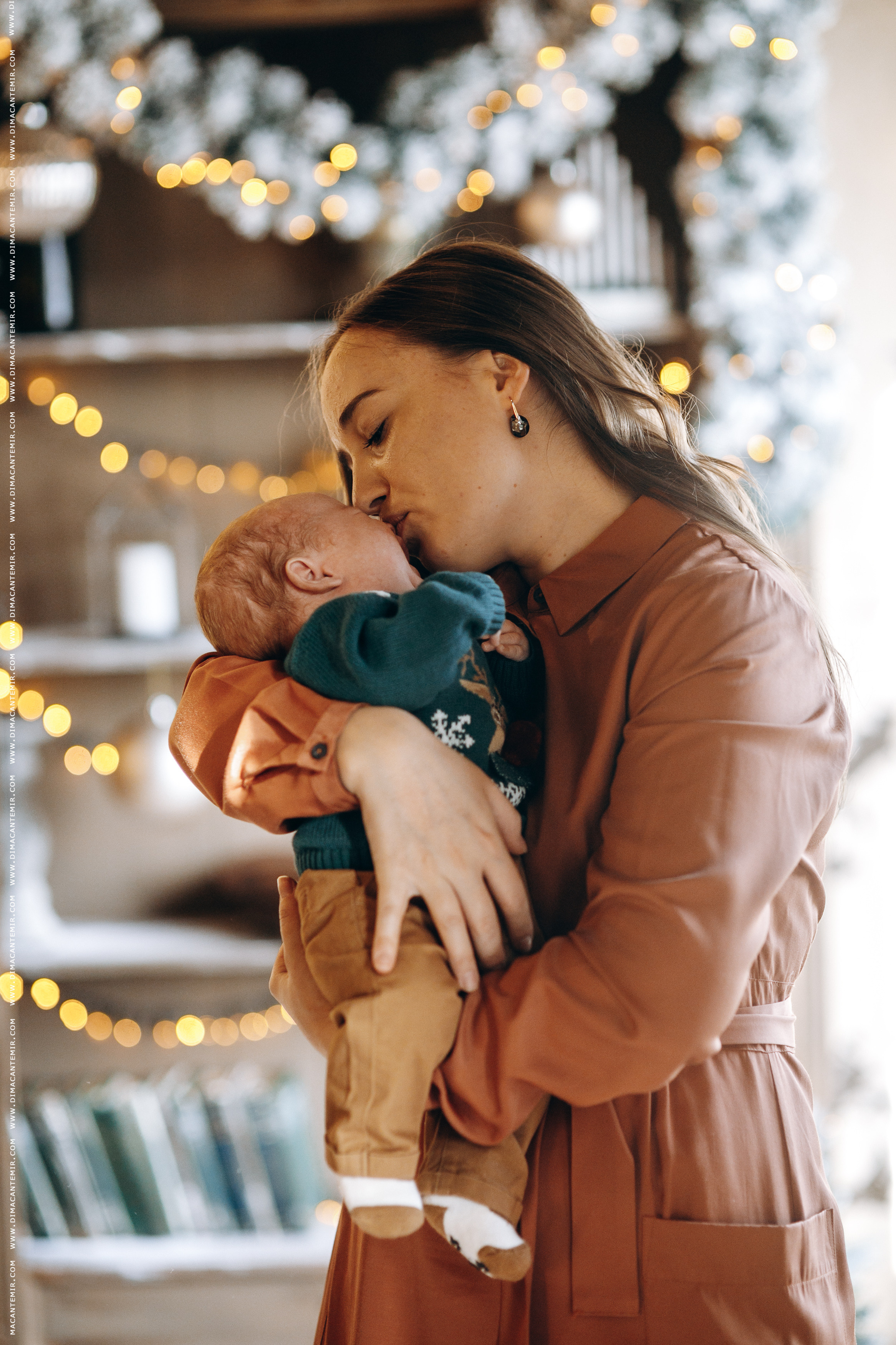 Family CRACIUN STUDIOU. Fotograf de nuntă în Chisinau, Moldova. Poze și Video Comerciale