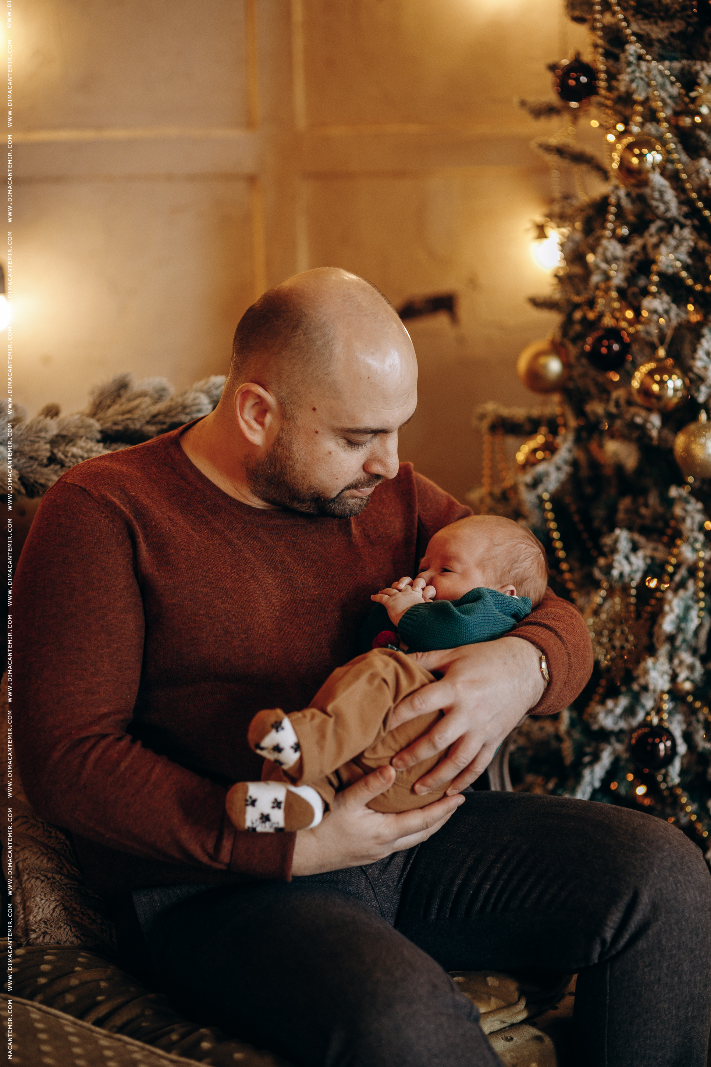 Family CRACIUN STUDIOU. Fotograf de nuntă în Chisinau, Moldova. Poze și Video Comerciale