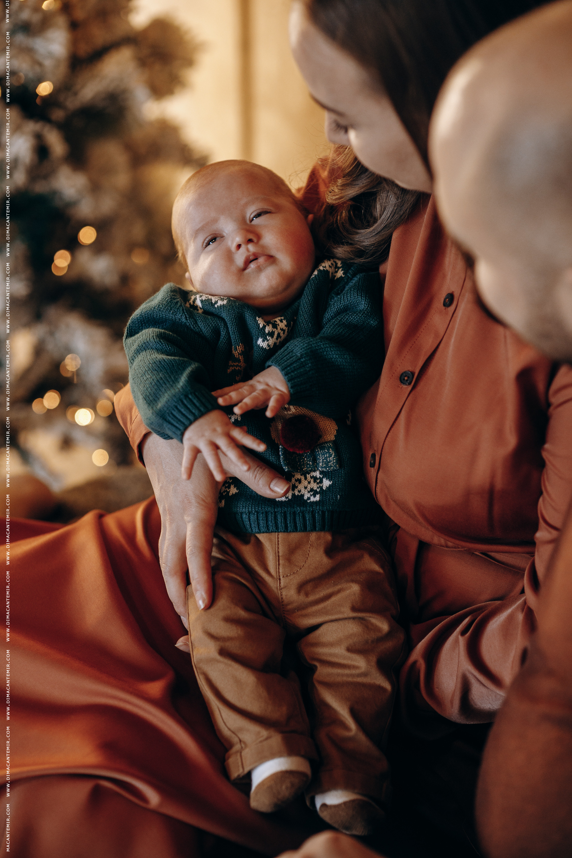 Family CRACIUN STUDIOU. Fotograf de nuntă în Chisinau, Moldova. Poze și Video Comerciale