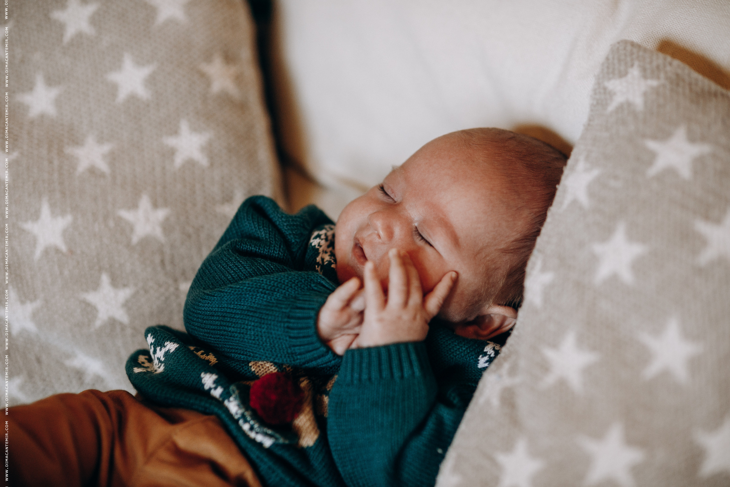 Family CRACIUN STUDIOU. Fotograf de nuntă în Chisinau, Moldova. Poze și Video Comerciale
