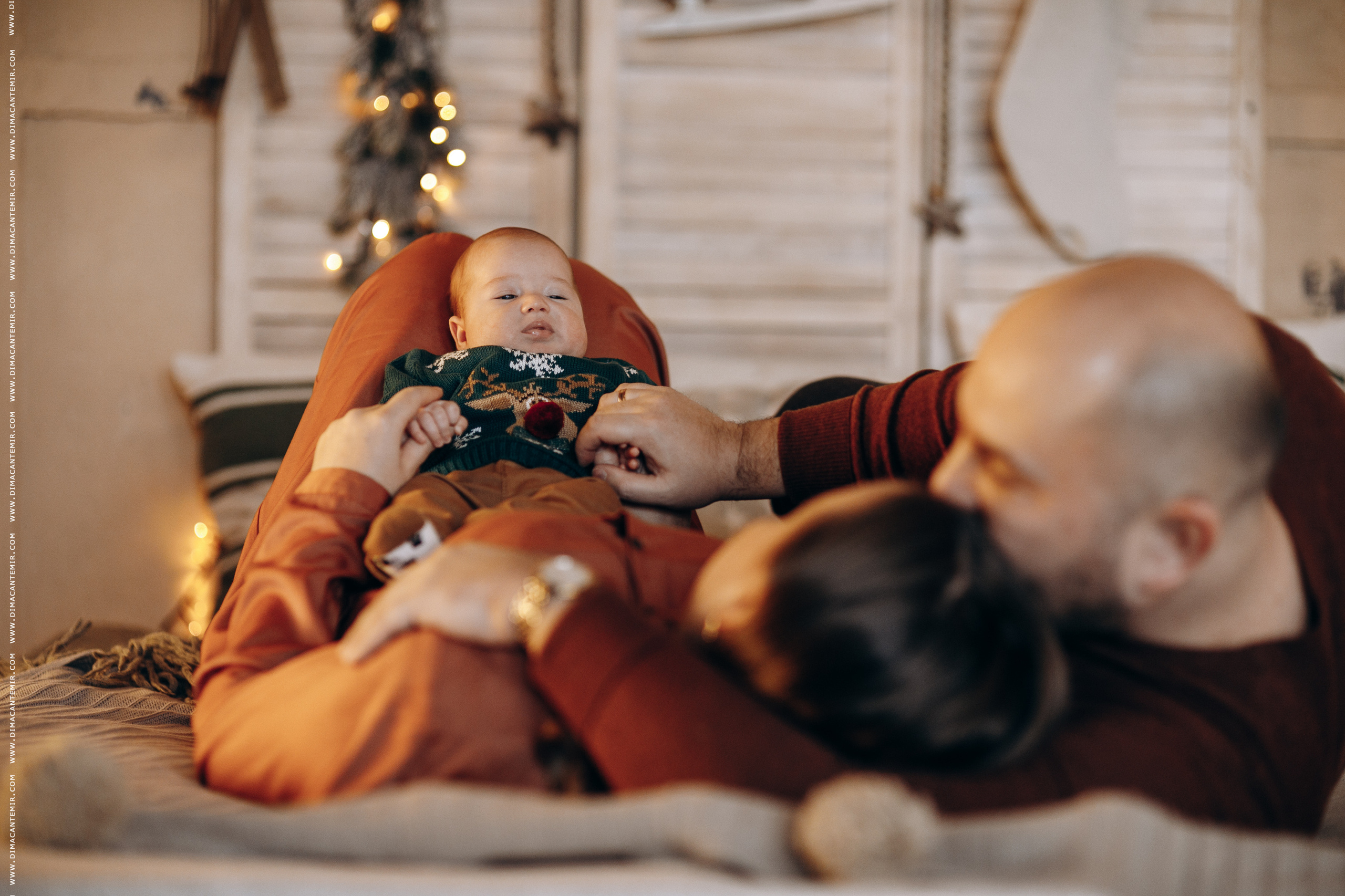 Family CRACIUN STUDIOU. Fotograf de nuntă în Chisinau, Moldova. Poze și Video Comerciale