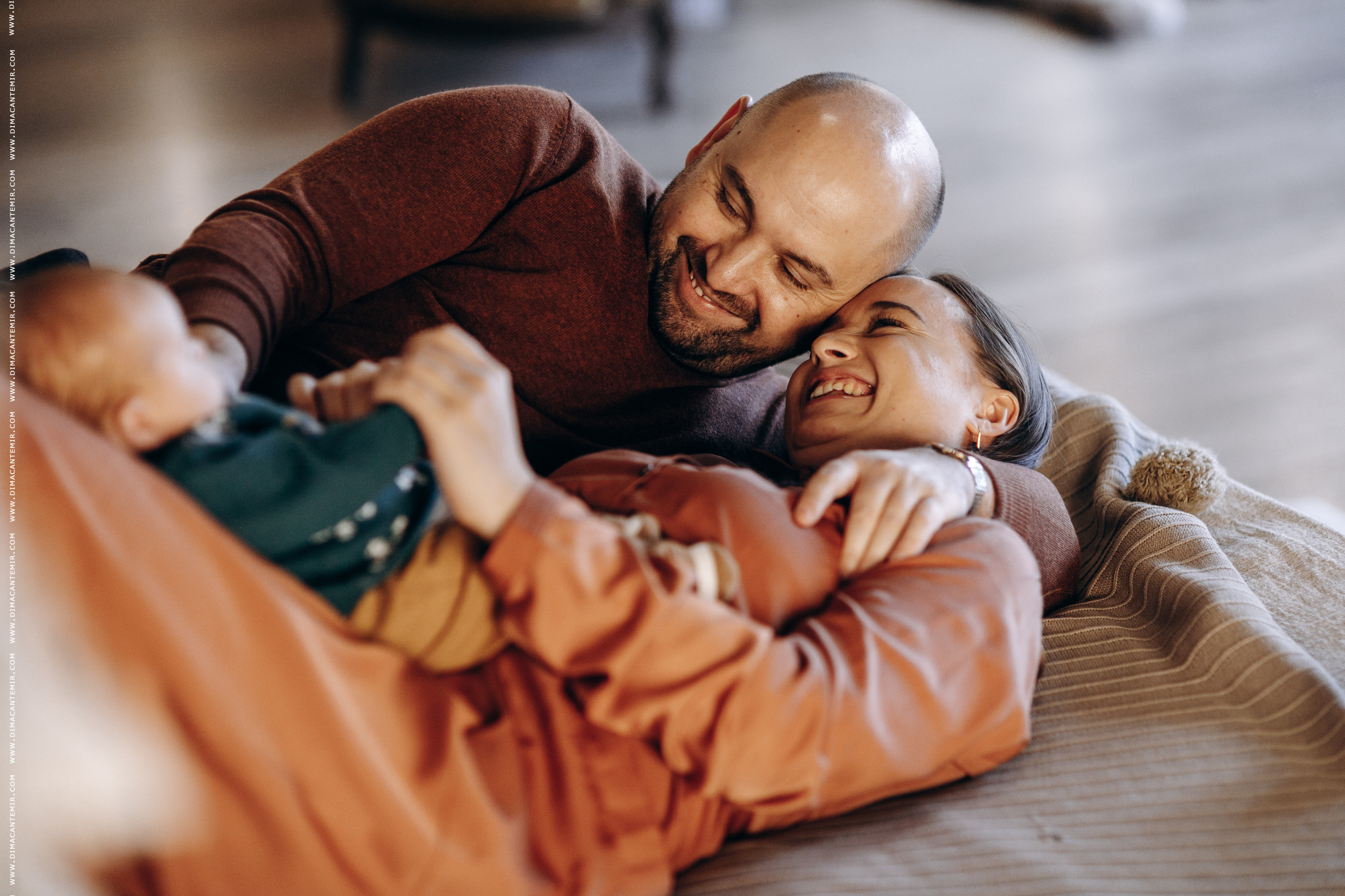 Family CRACIUN STUDIOU. Fotograf de nuntă în Chisinau, Moldova. Poze și Video Comerciale
