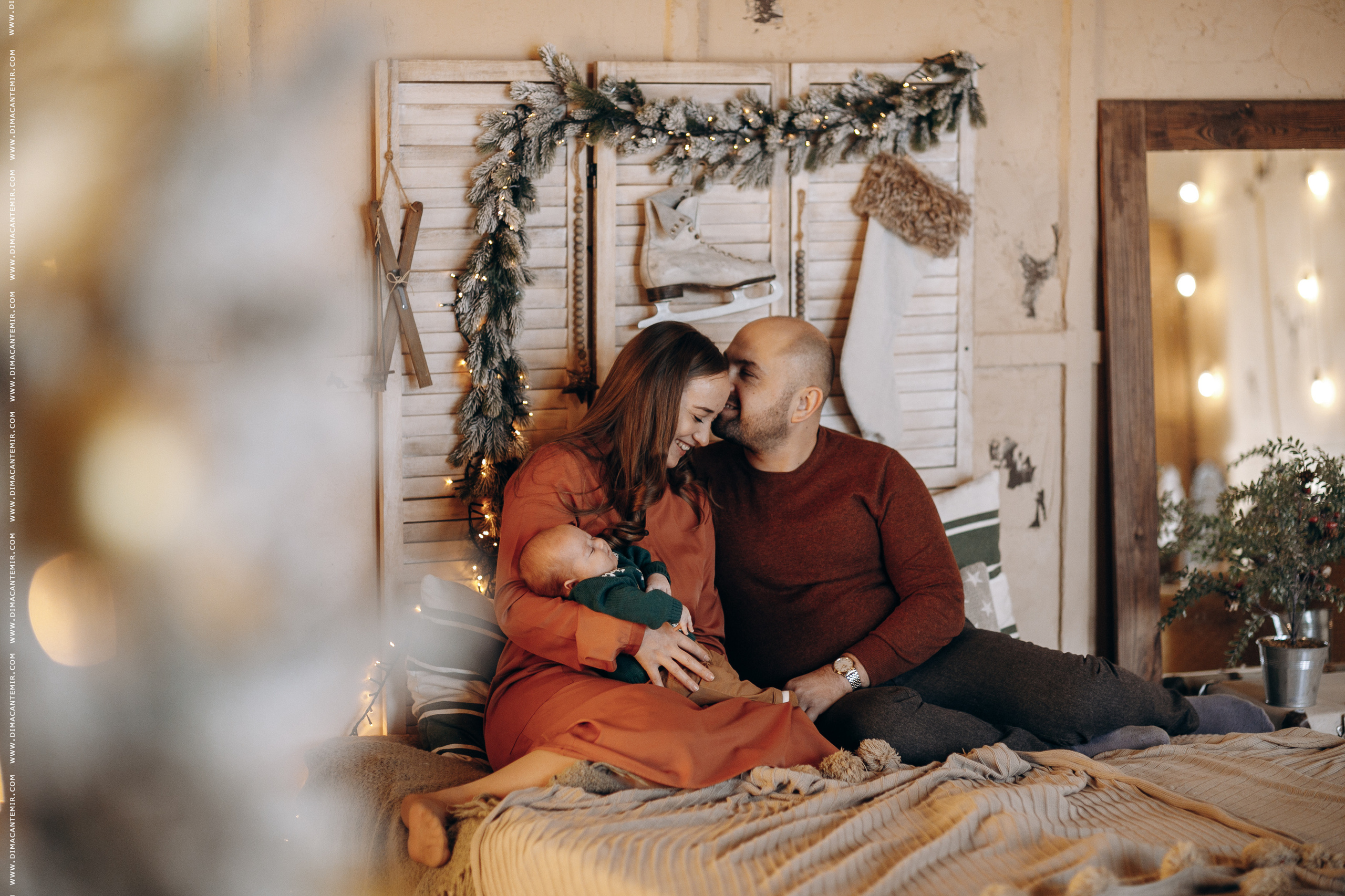 Family CRACIUN STUDIOU. Fotograf de nuntă în Chisinau, Moldova. Poze și Video Comerciale