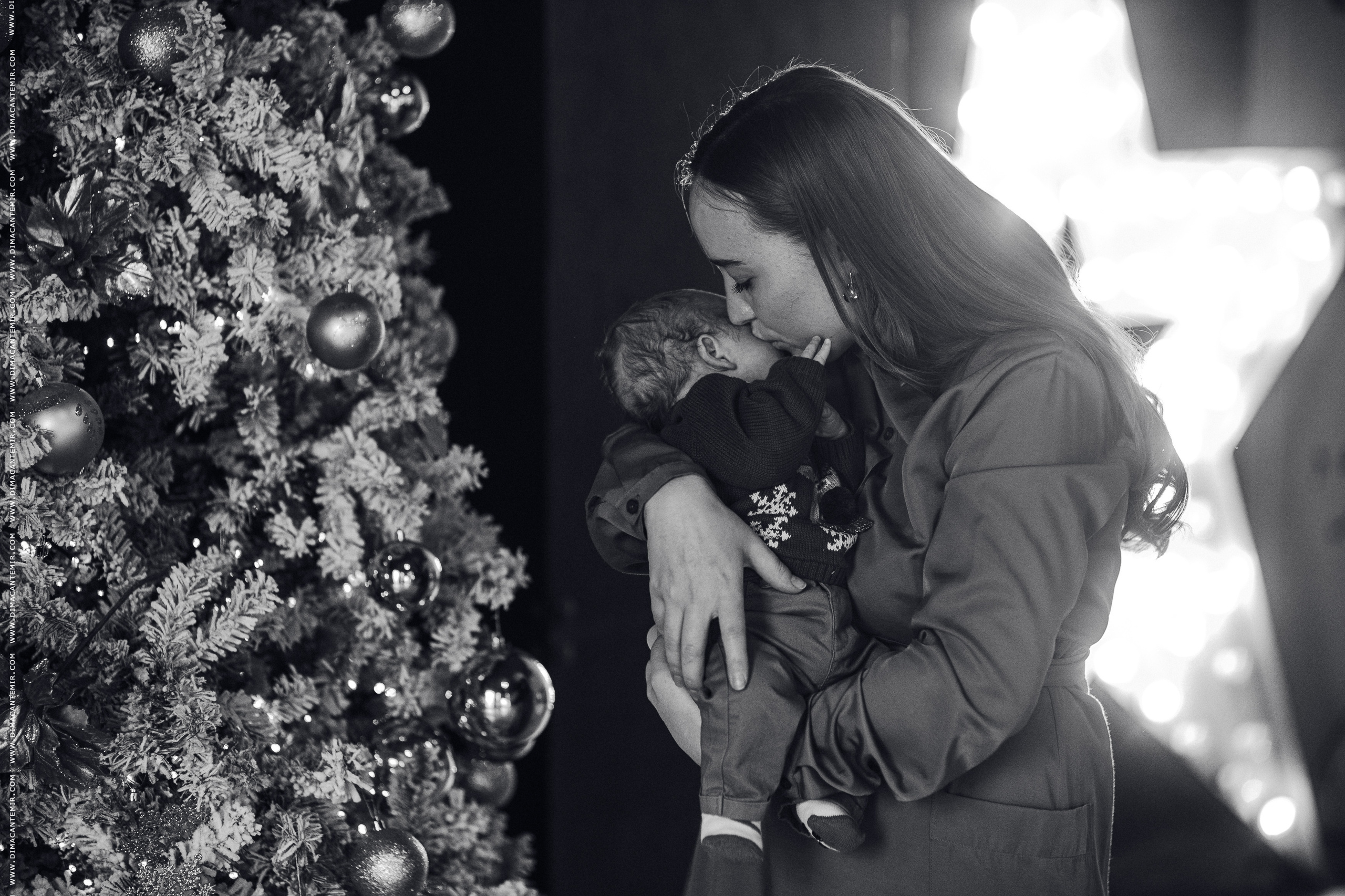Family CRACIUN STUDIOU. Fotograf de nuntă în Chisinau, Moldova. Poze și Video Comerciale