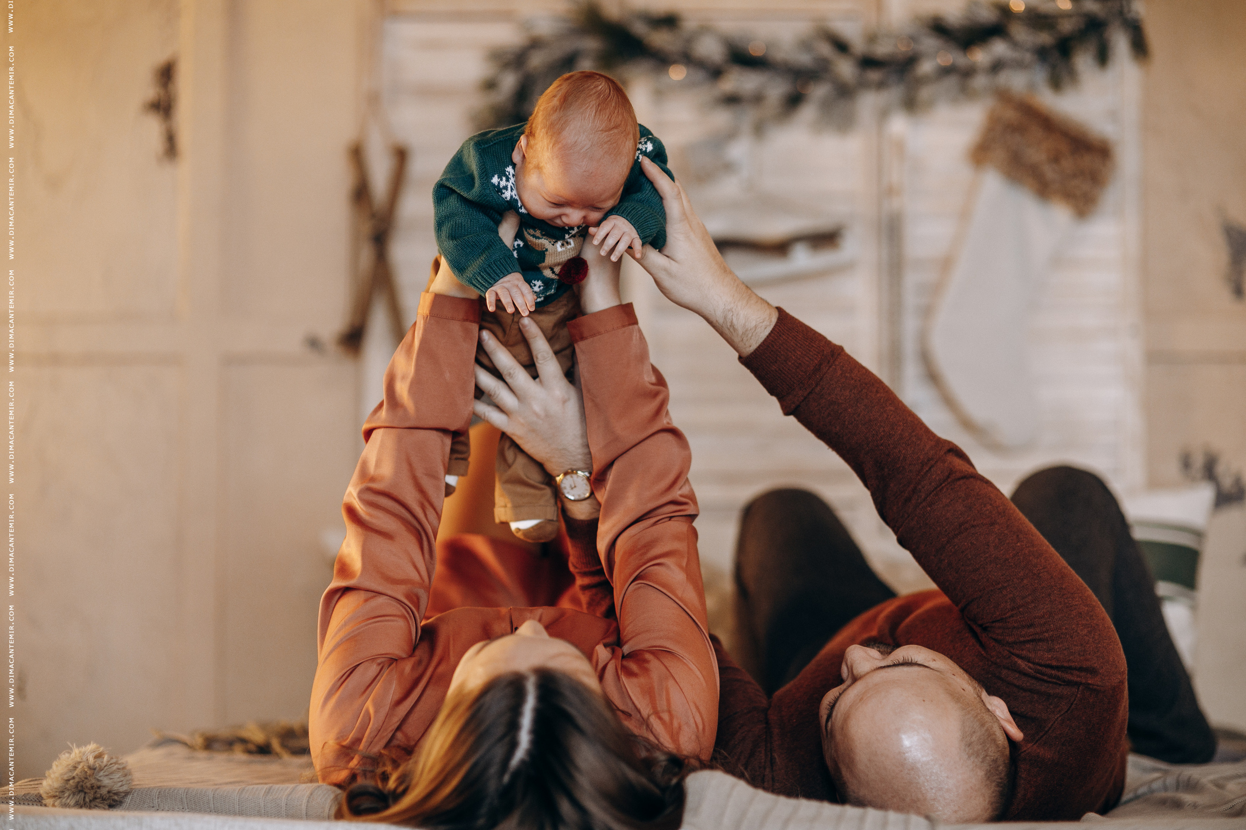 Family CRACIUN STUDIOU. Fotograf de nuntă în Chisinau, Moldova. Poze și Video Comerciale