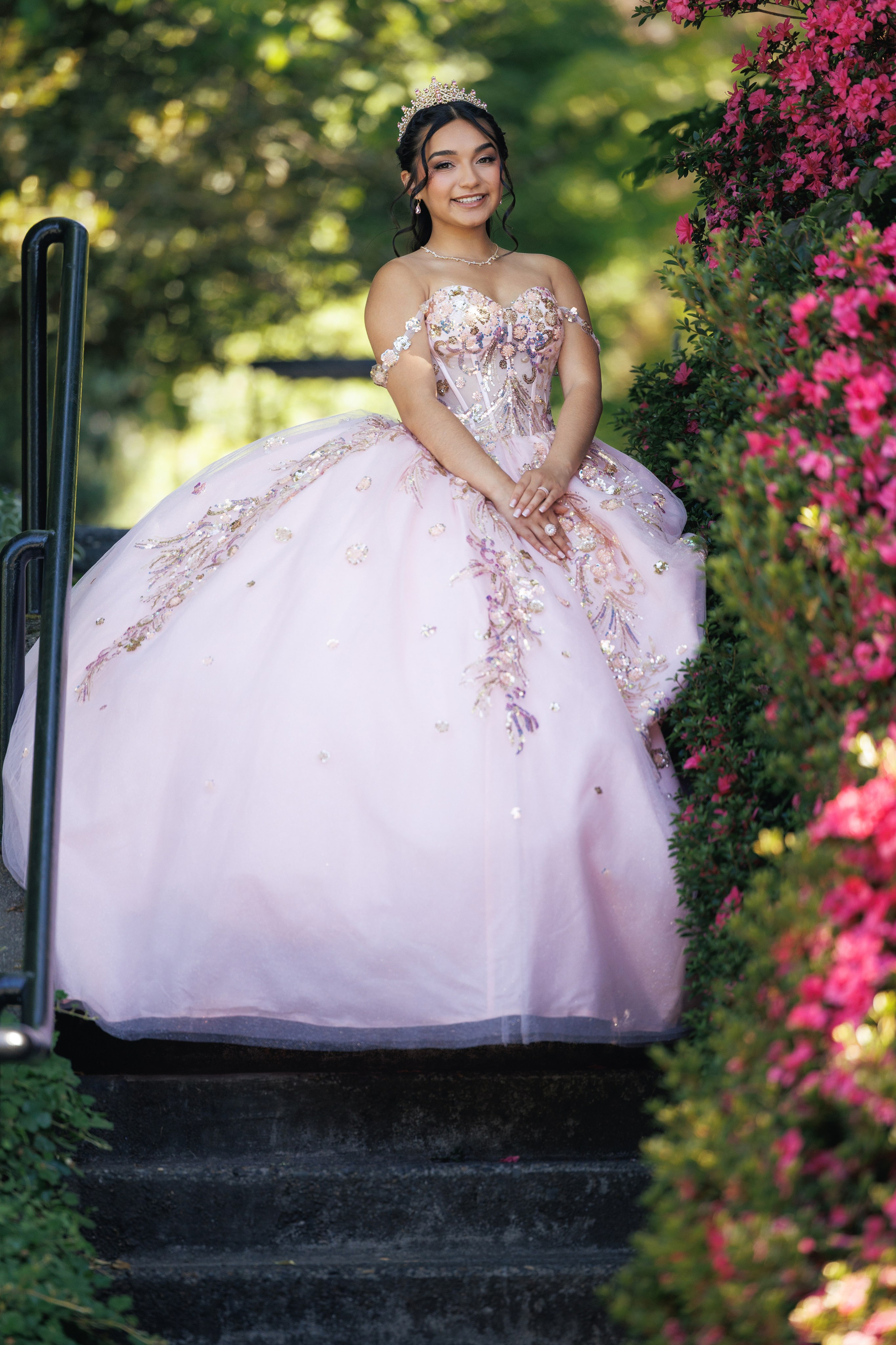 Kamila XV photoshoot. Hector Salazar Photography | Quinceanera, Wedding & Family Photographer in Oregon, and Washington