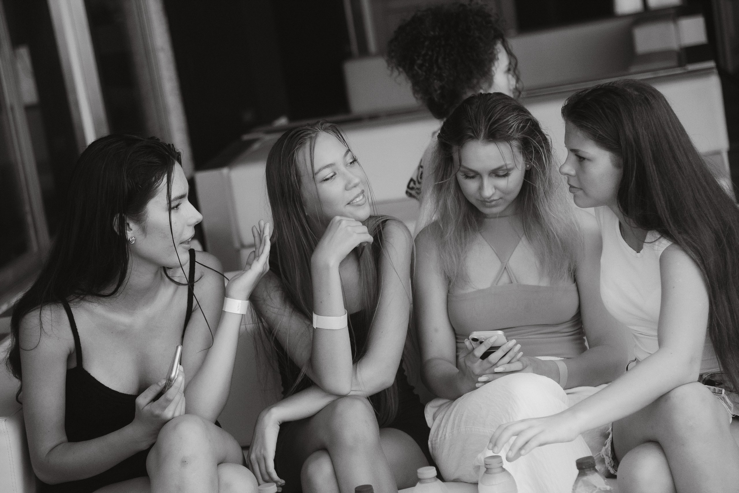 Preparación del backstage de una marca en un desfile de moda en Torrevieja — Fotógrafo de backstage Andrey Lukovnikov