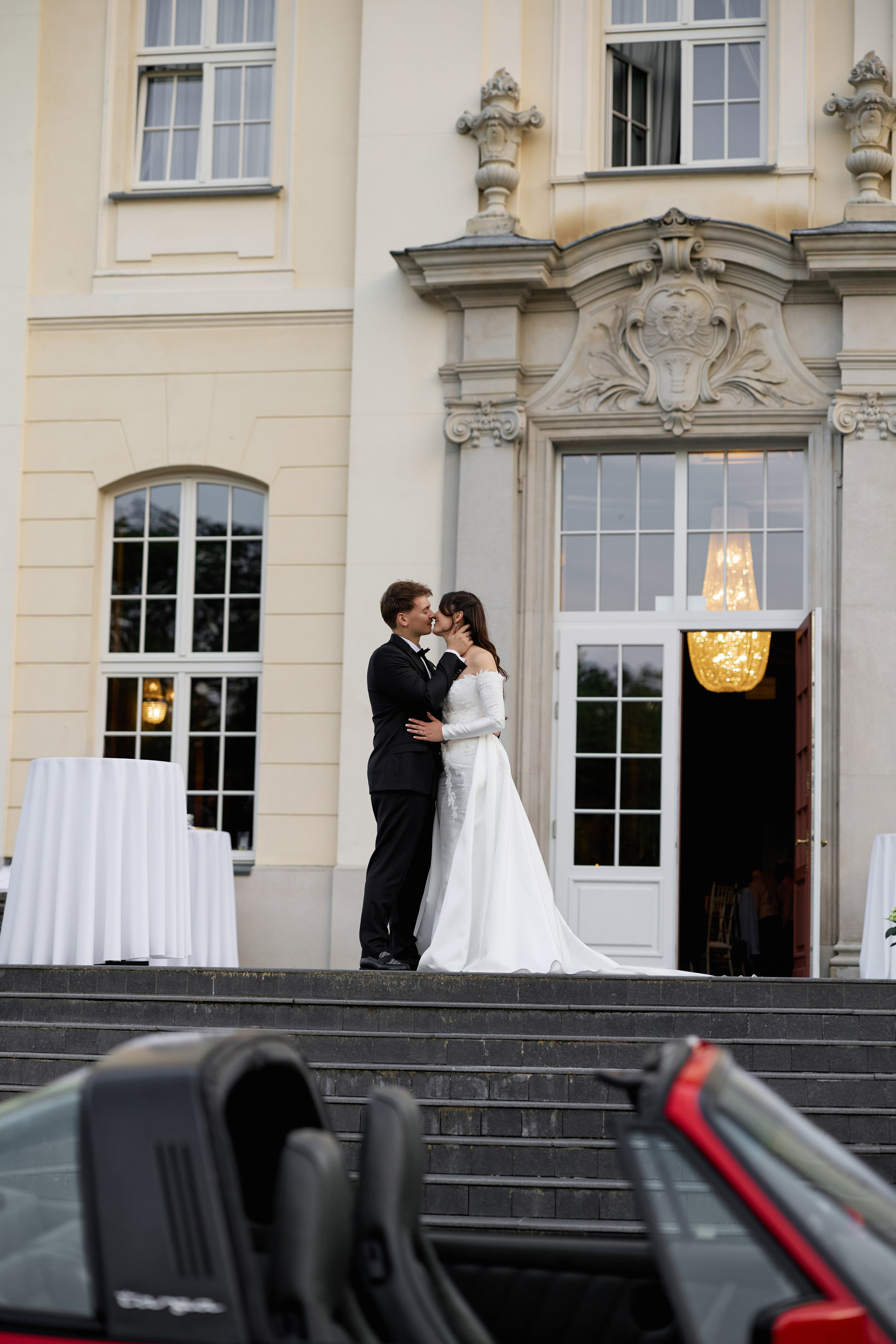 Wiktoria & Kacper. Pałac Goetz. Fotograf ślubny i rodzinny w Krakowie Yana Klymova