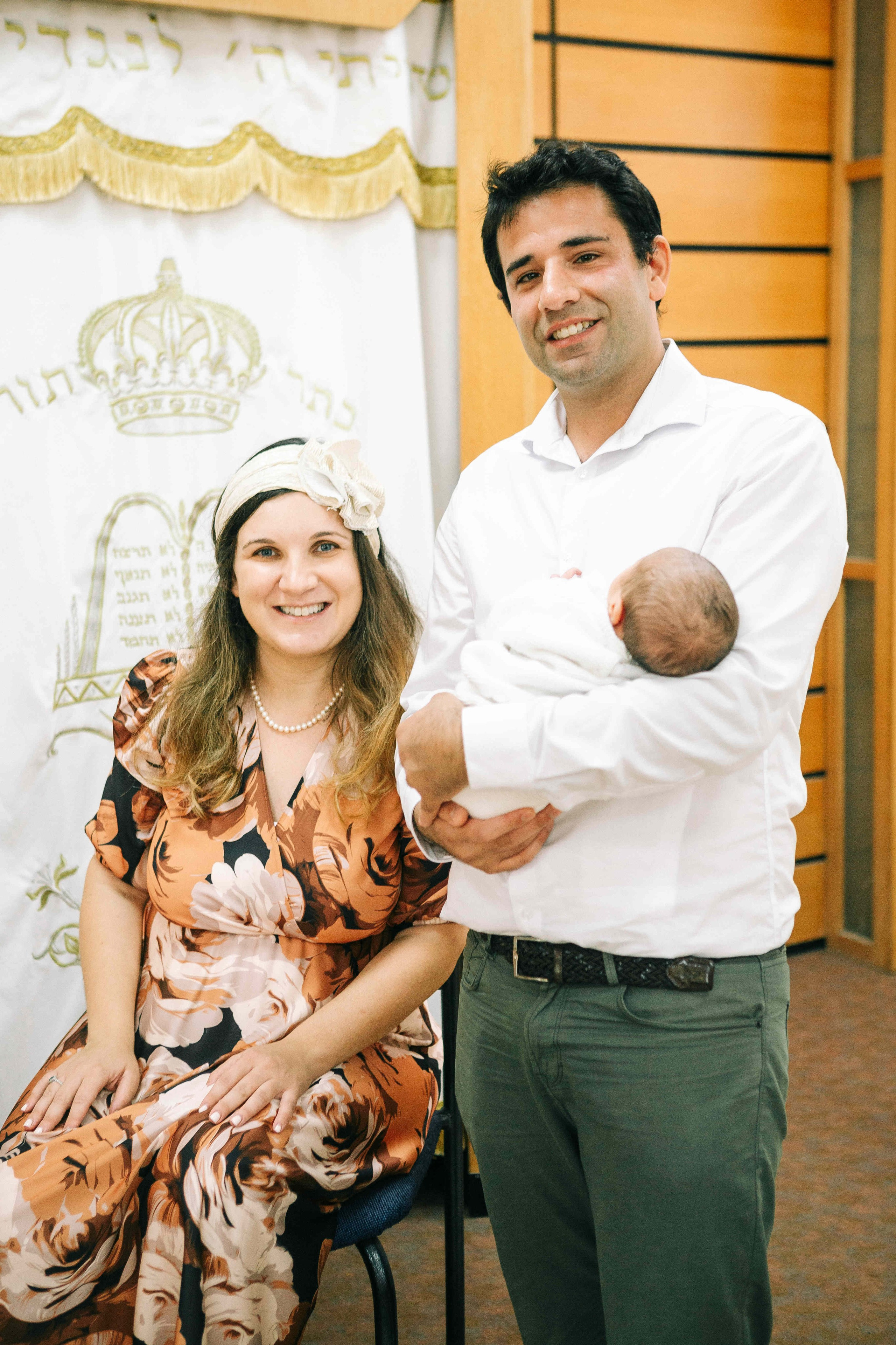 BRITH MILA IN THE SMALL SYNAGOGUE. PHOTOGRAPHER IN ISRAEL