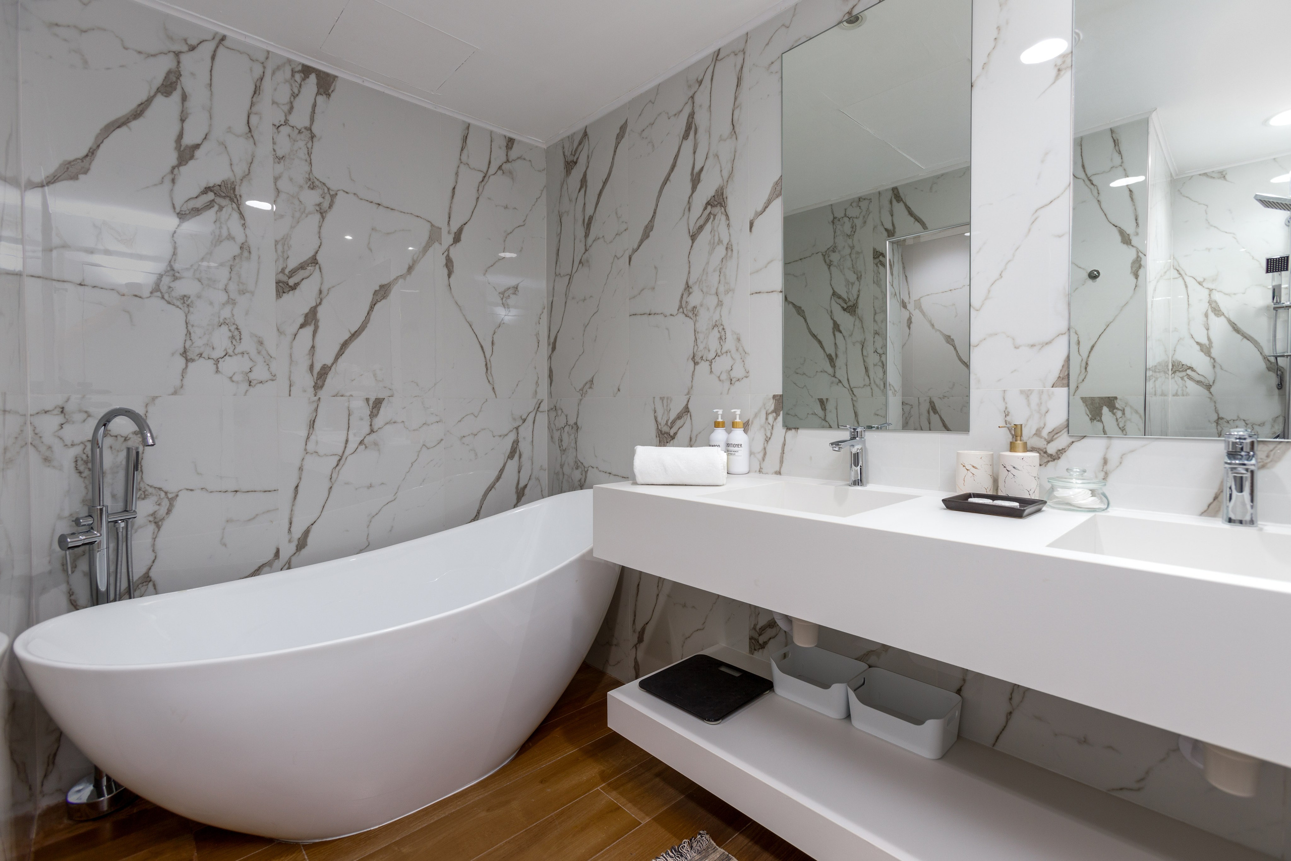 Shams, Jumeirah Beach Residence. Samy Mar Boy │Portrait, Automotive and Real Estate Photographer