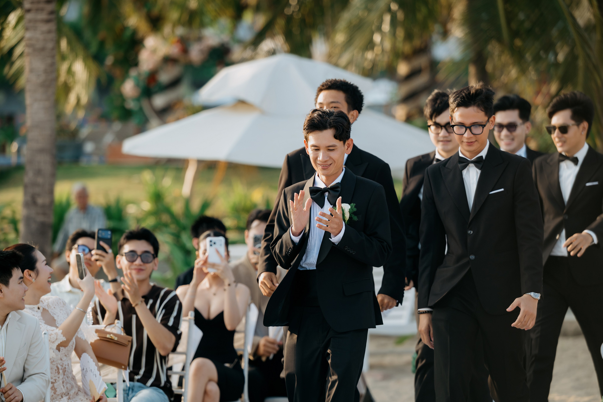 DIEU & THINH/Destination Wedding. Nhiếp ảnh gia đám cưới hàng đầu tại Thành Phố Hồ Chí Minh