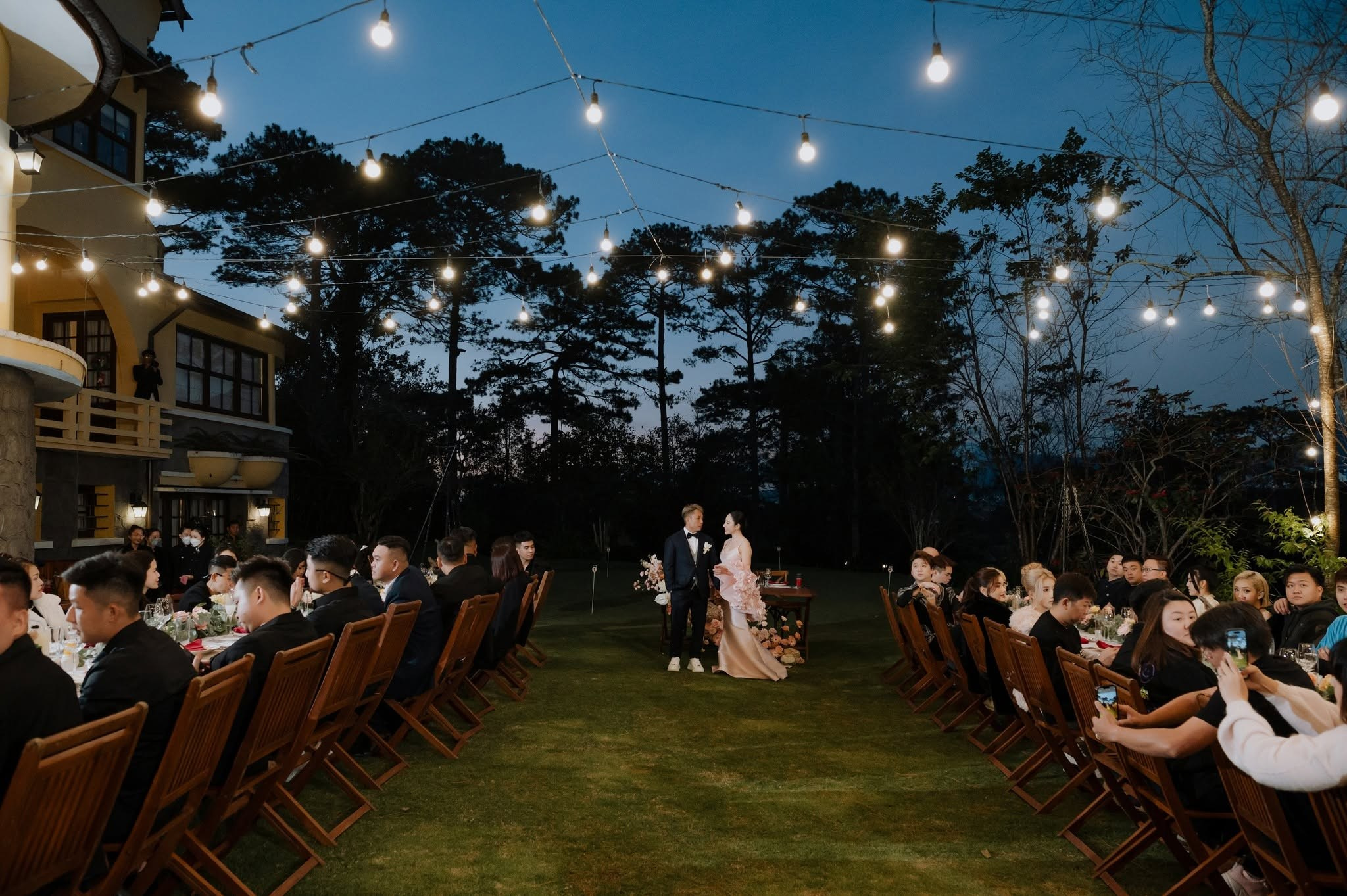 𝐃𝐄𝐍𝐍𝐈𝐒 ⓐⓝⓓ 𝐓𝐈𝐍𝐘/Destination Wedding. Nhiếp ảnh gia đám cưới hàng đầu tại Thành Phố Hồ Chí Minh